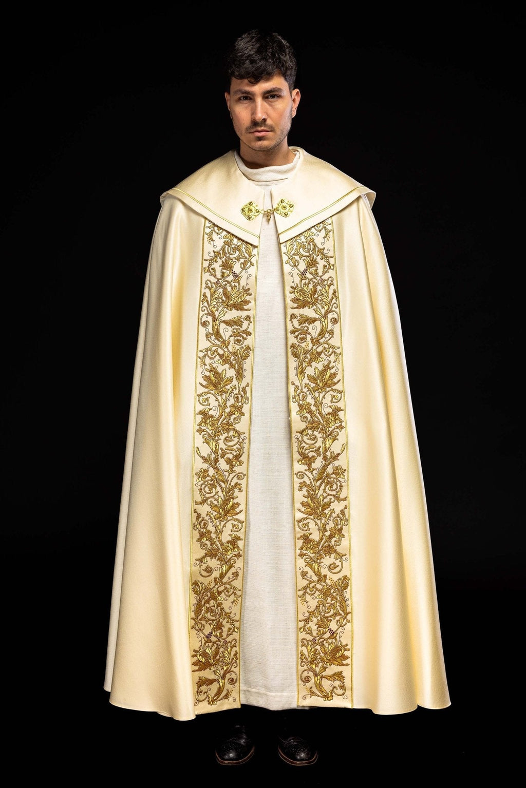 Calice liturgique brodé écru KKP/013/05/20 ECRU SAT. POMPON 145cm - CHASUBLES.FR
