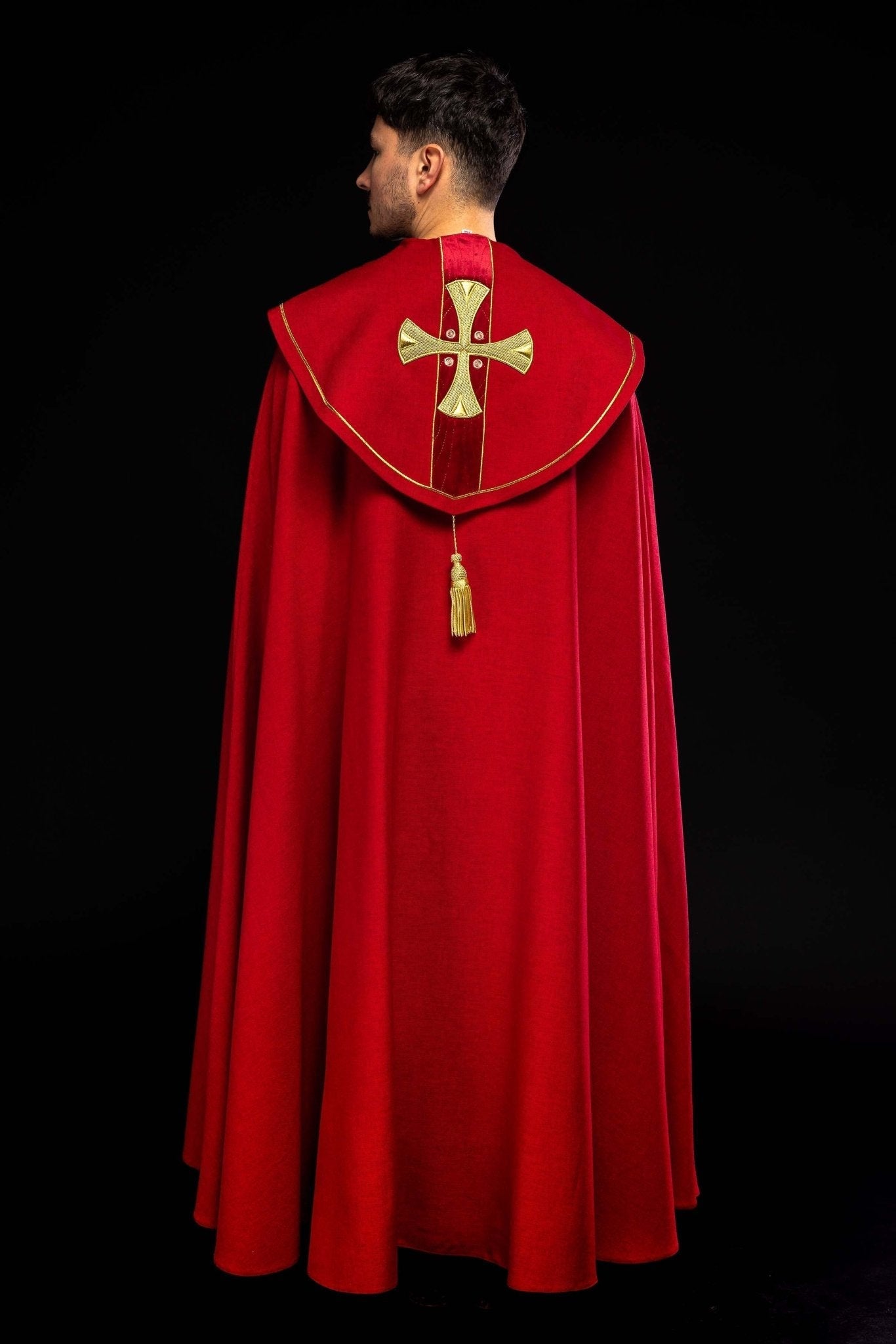 Capa en croix brodée or et velours rouge S - 3068 - 02 - 70 145cm - CHASUBLES.FR