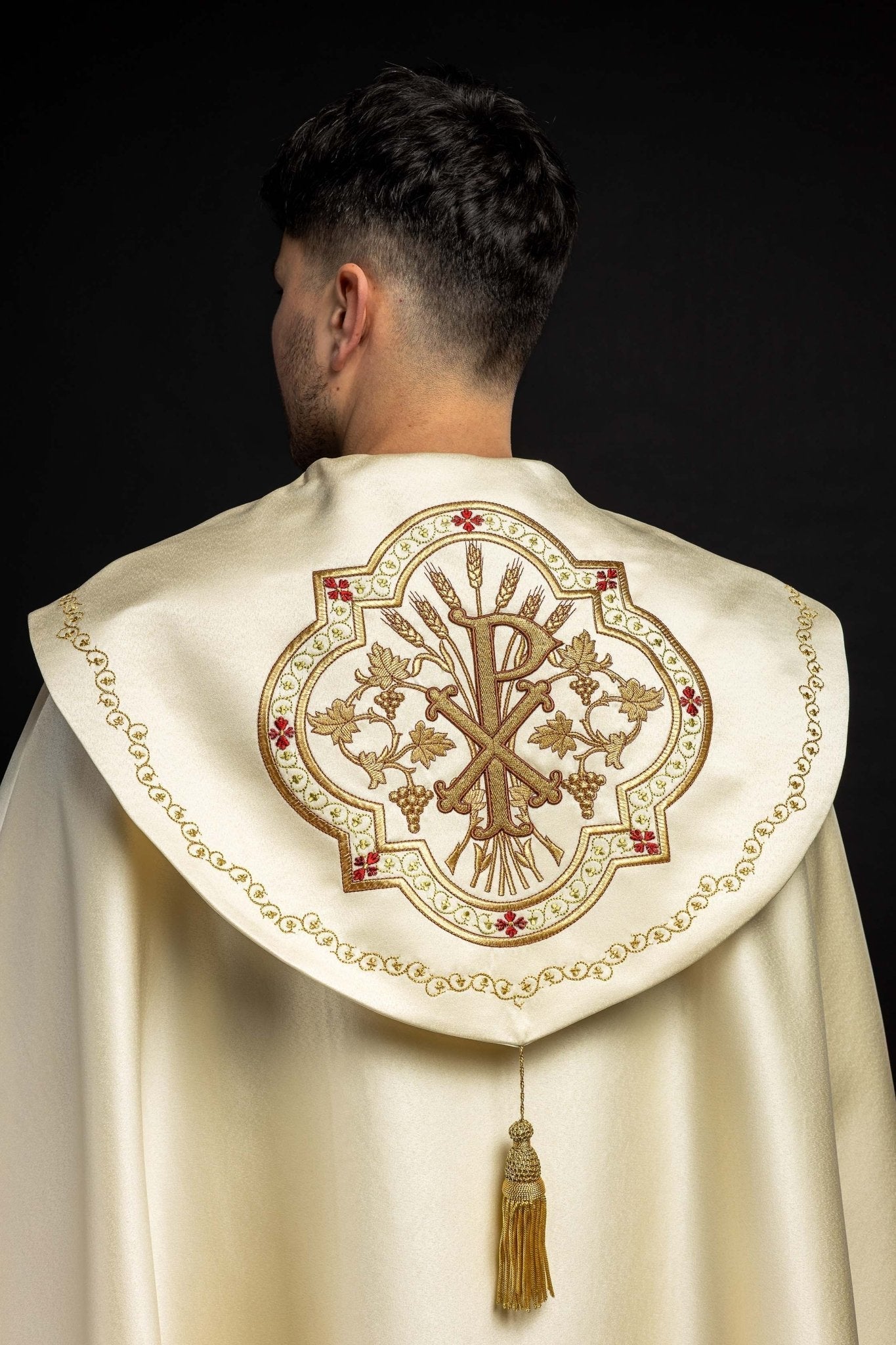 Cape eucharistique monogramme écru KKP/014/05/20 ECRU SAT. 145cm - CHASUBLES.FR