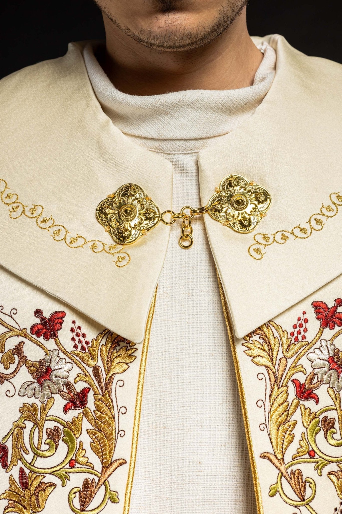 Cape eucharistique monogramme écru KKP/014/05/20 ECRU SAT. 145cm - CHASUBLES.FR