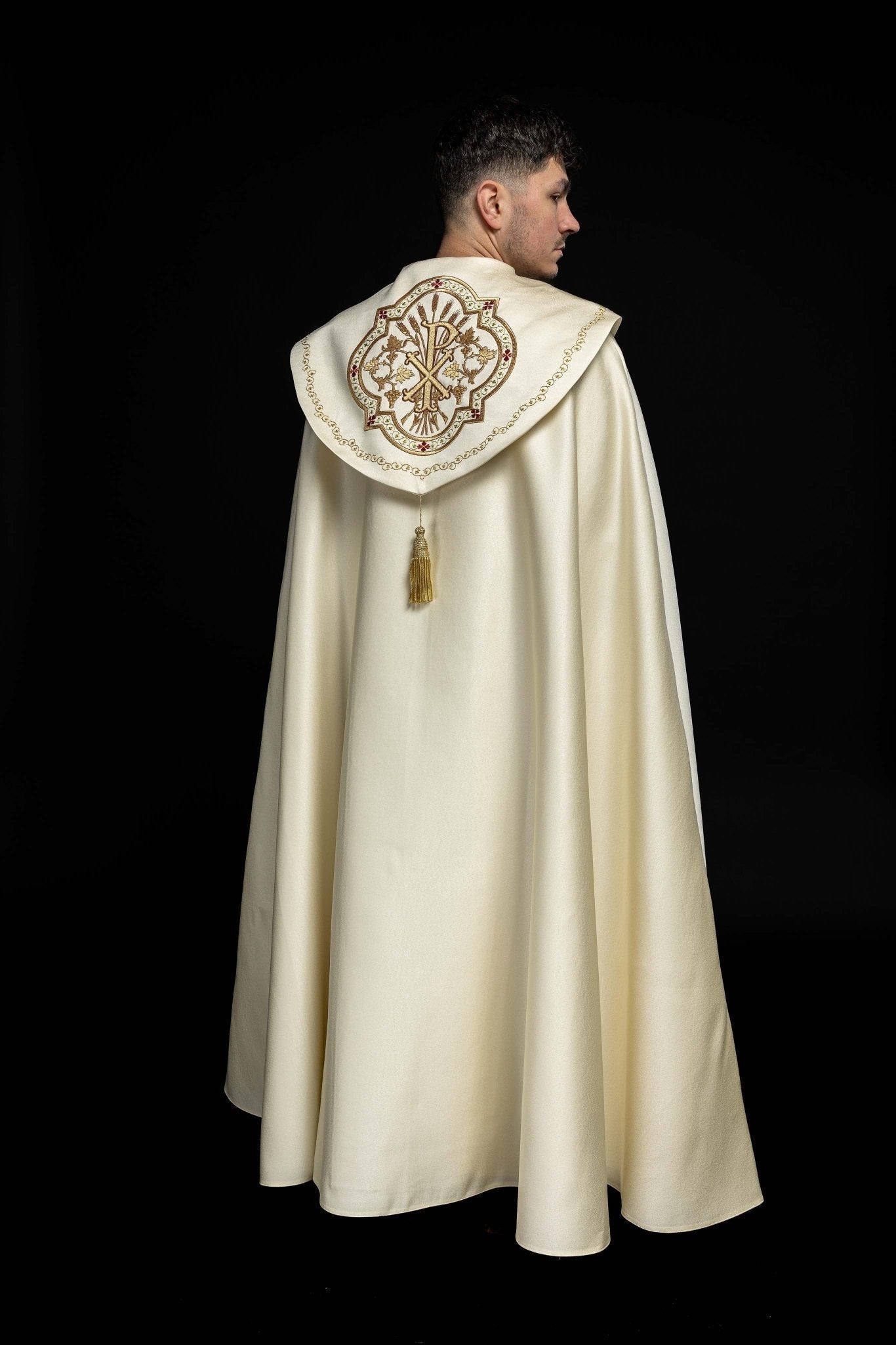 Cape eucharistique monogramme écru KKP/014/05/20 ECRU SAT. 145cm - CHASUBLES.FR