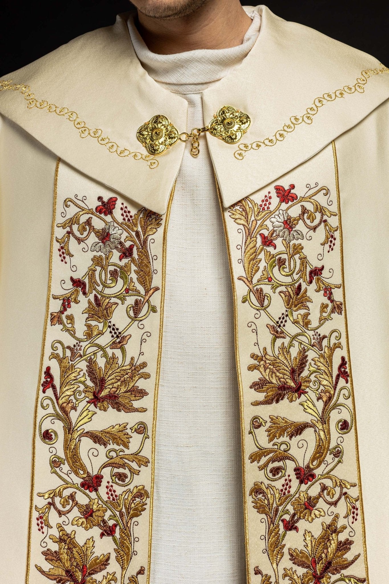 Cape eucharistique monogramme écru KKP/014/05/20 ECRU SAT. 145cm - CHASUBLES.FR
