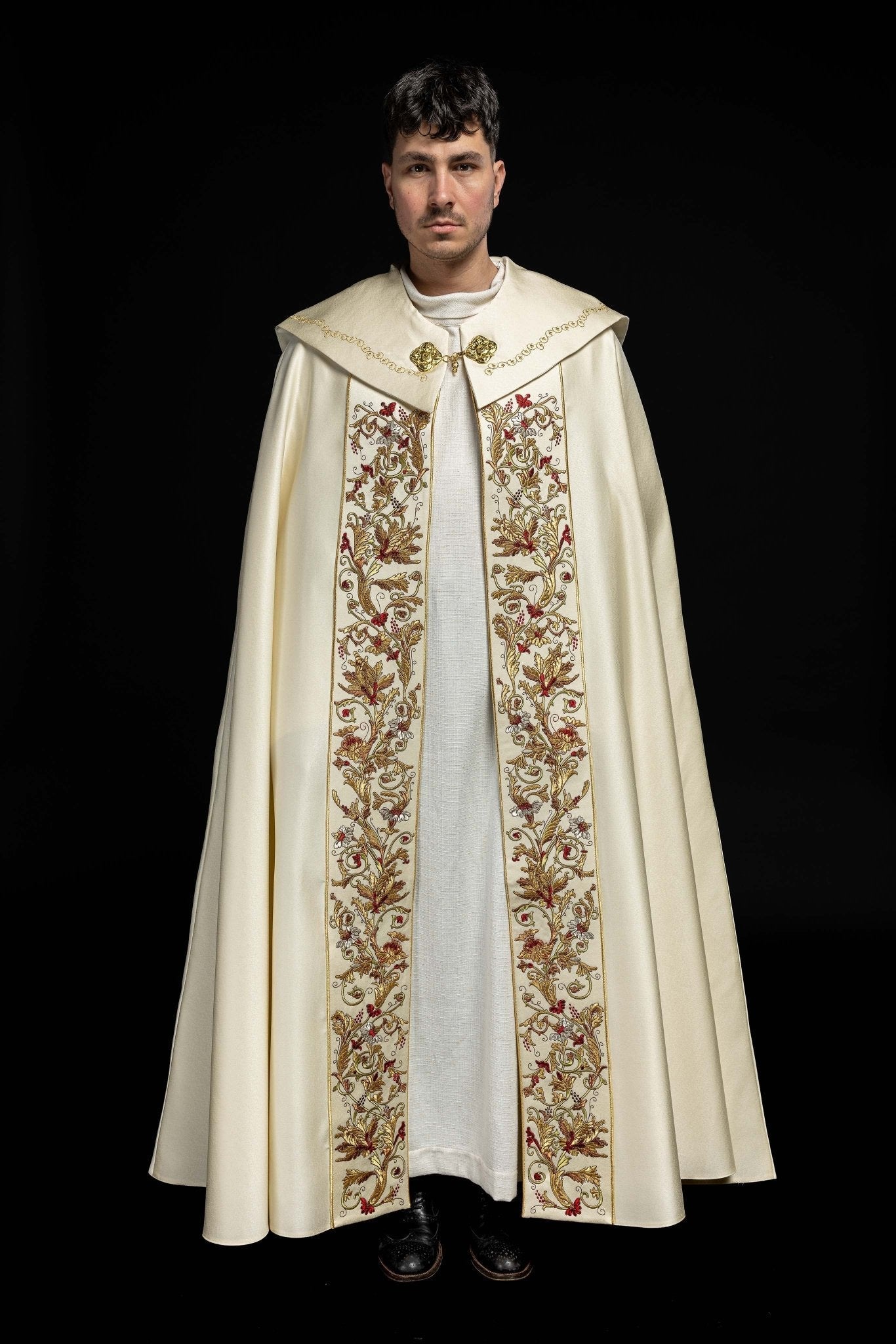 Cape eucharistique monogramme écru KKP/014/05/20 ECRU SAT. 145cm - CHASUBLES.FR