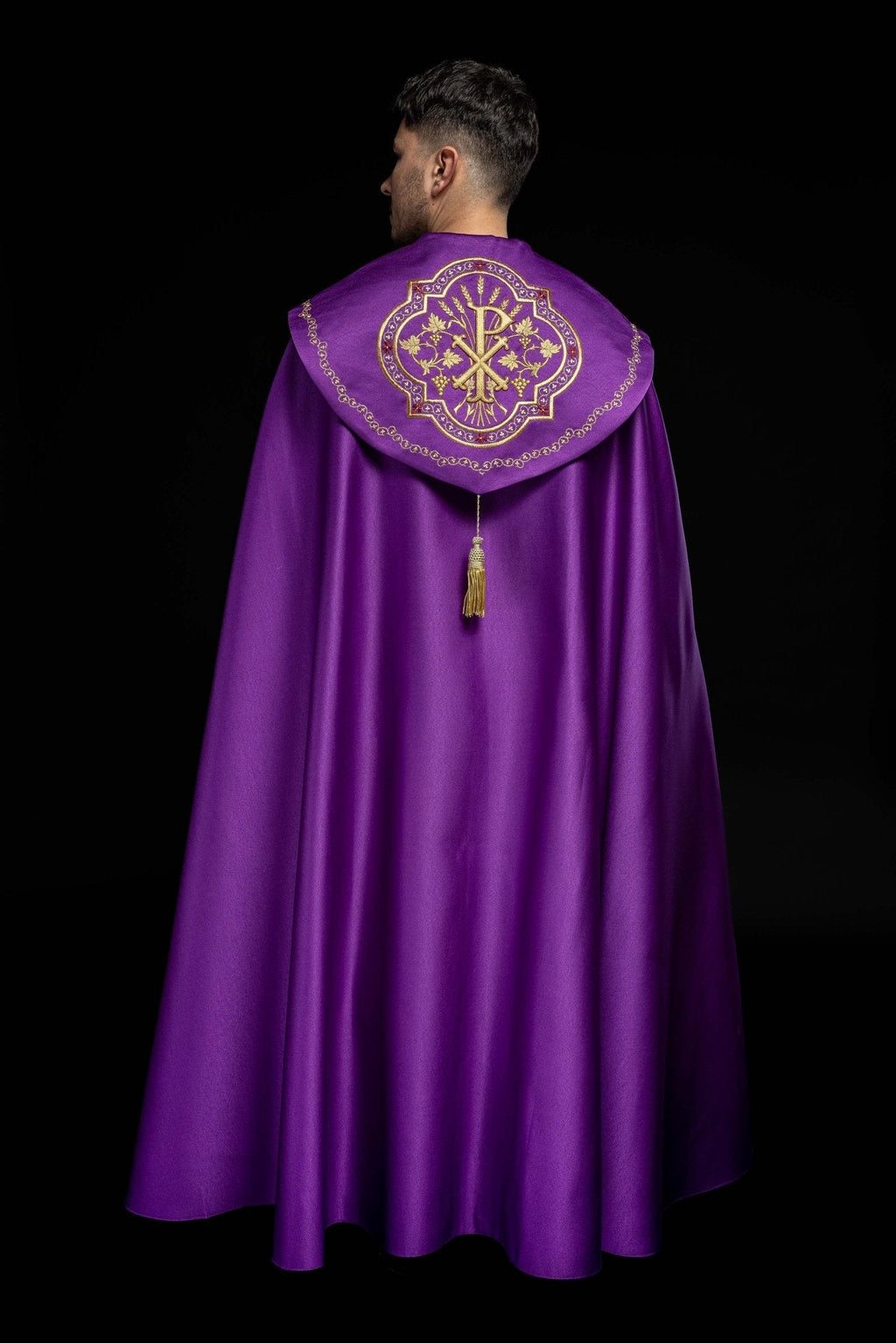 Cape eucharistique monogramme PX en violet KKP/014/03/20 FIOLETOWA SAT.POMPON 145cm - CHASUBLES.FR