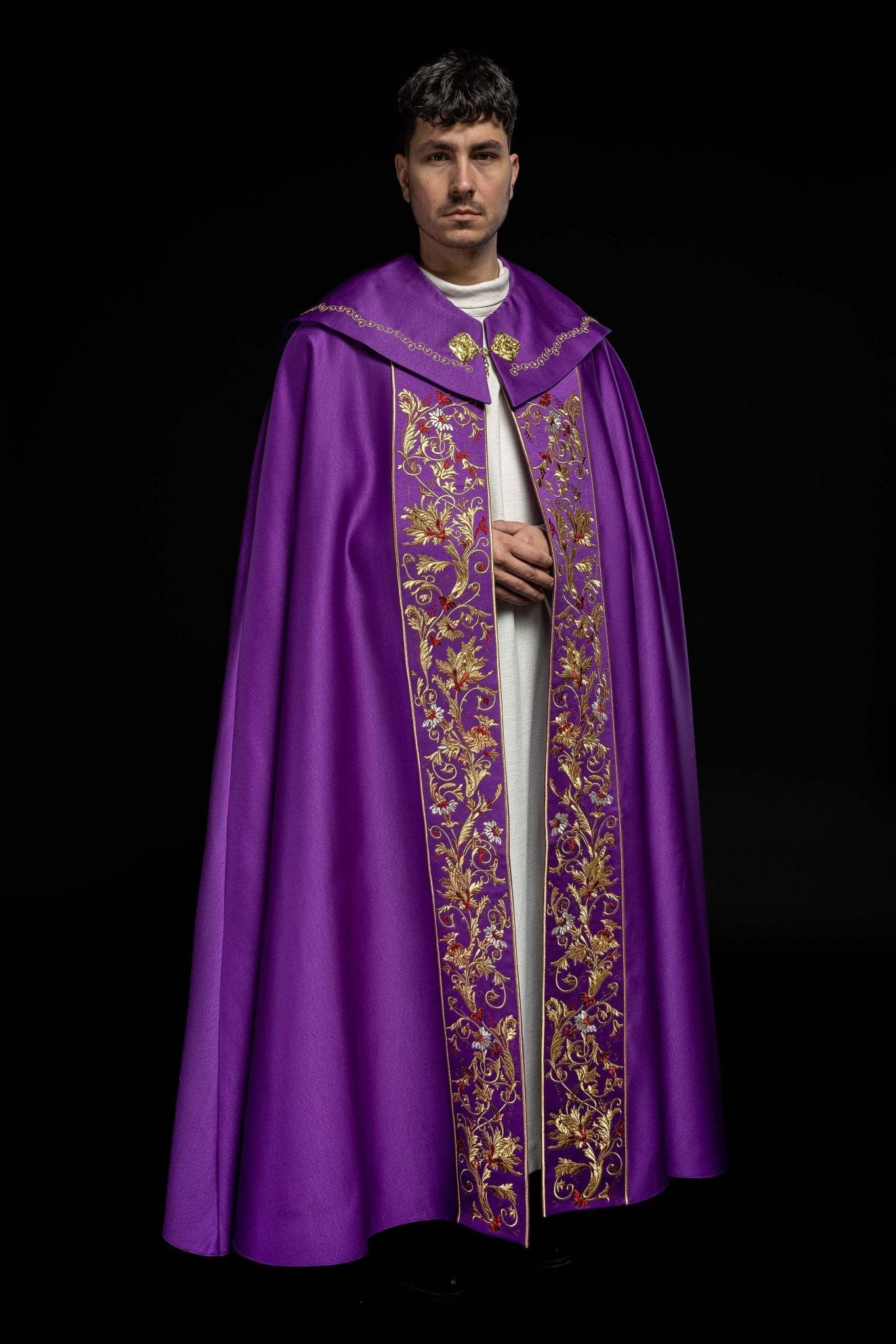 Cape eucharistique monogramme PX en violet KKP/014/03/20 FIOLETOWA SAT.POMPON 145cm - CHASUBLES.FR