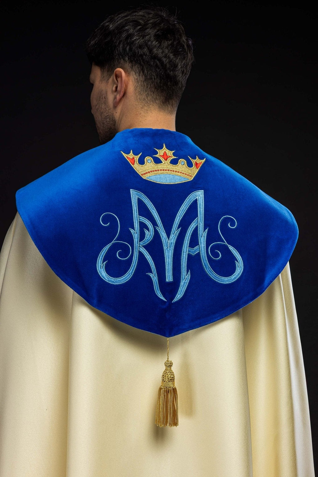 Cape mariale brodée avec velours écru KKP/127/05/20/PA ECRU SAT. POMPON 145cm - CHASUBLES.FR