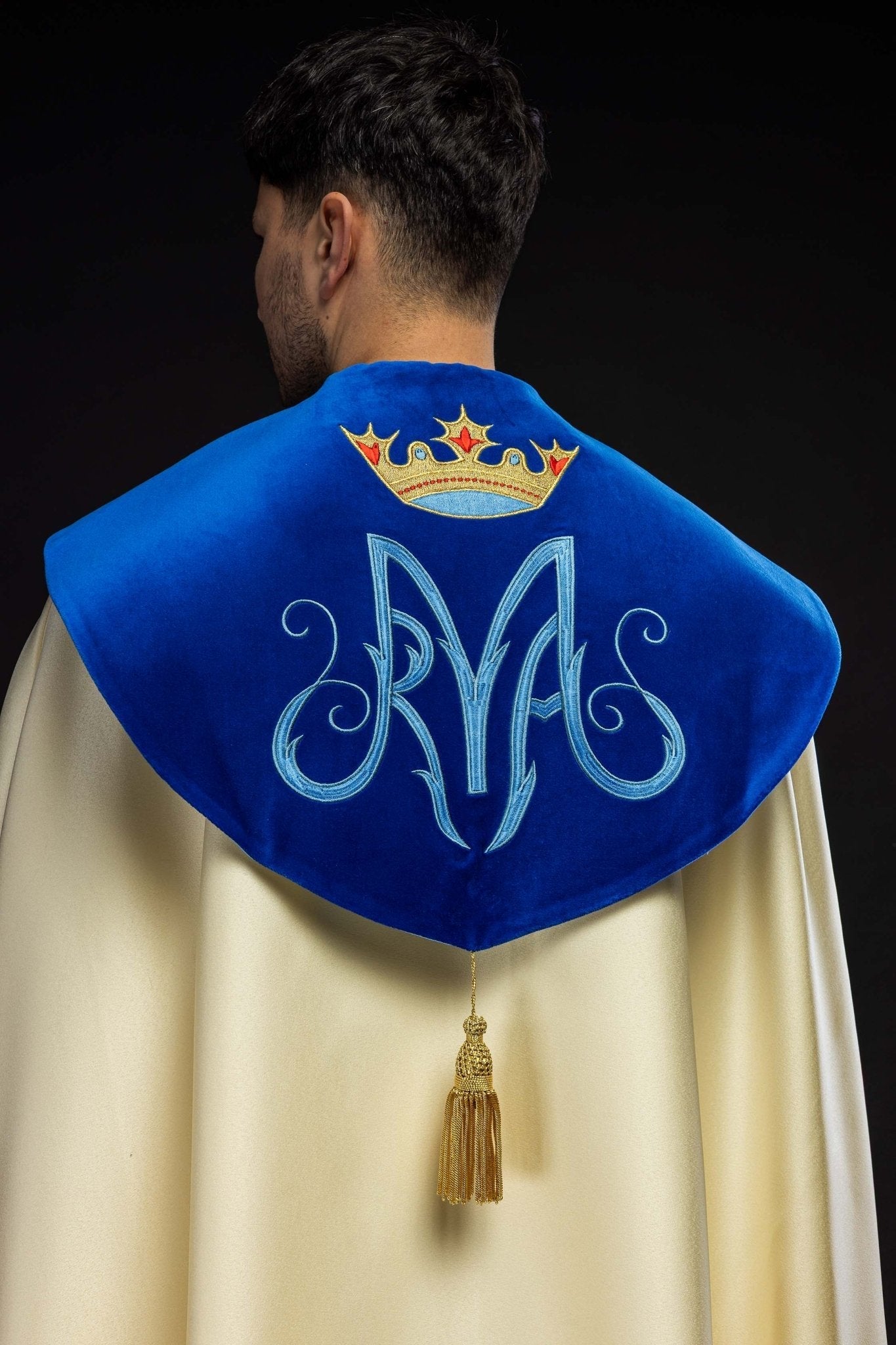 Cape mariale brodée avec velours écru KKP/127/05/20/PA ECRU SAT. POMPON 145cm - CHASUBLES.FR