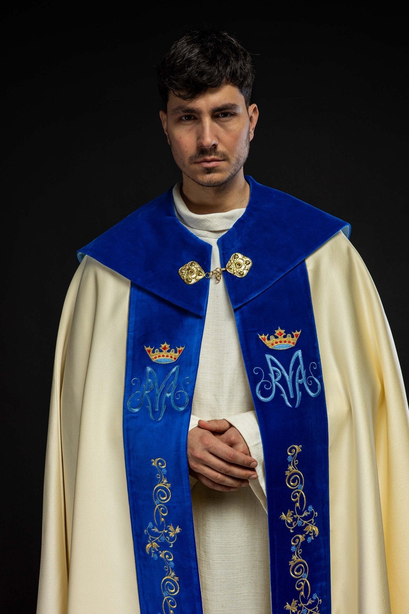 Cape mariale brodée avec velours écru KKP/127/05/20/PA ECRU SAT. POMPON 145cm - CHASUBLES.FR