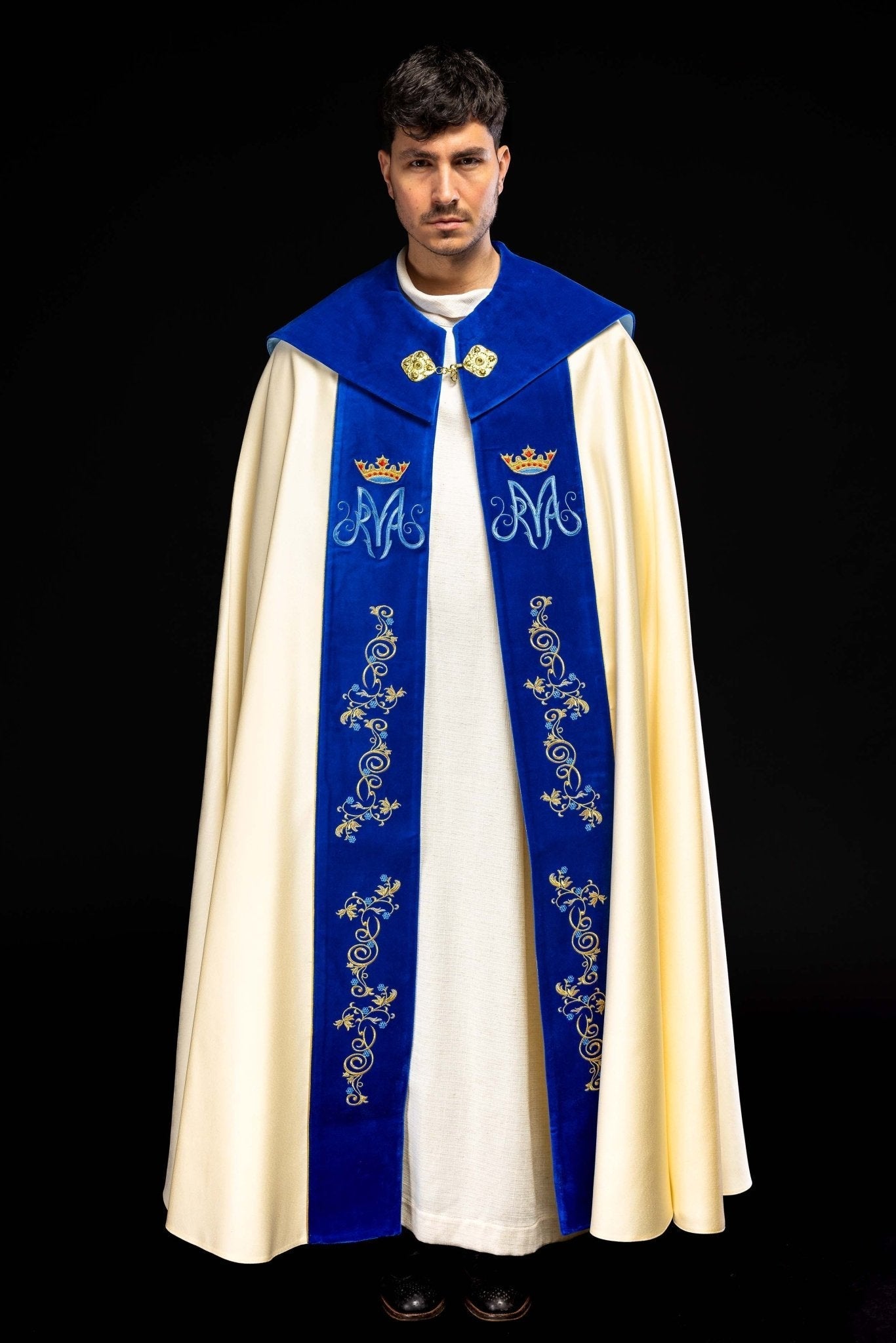 Cape mariale brodée avec velours écru KKP/127/05/20/PA ECRU SAT. POMPON 145cm - CHASUBLES.FR