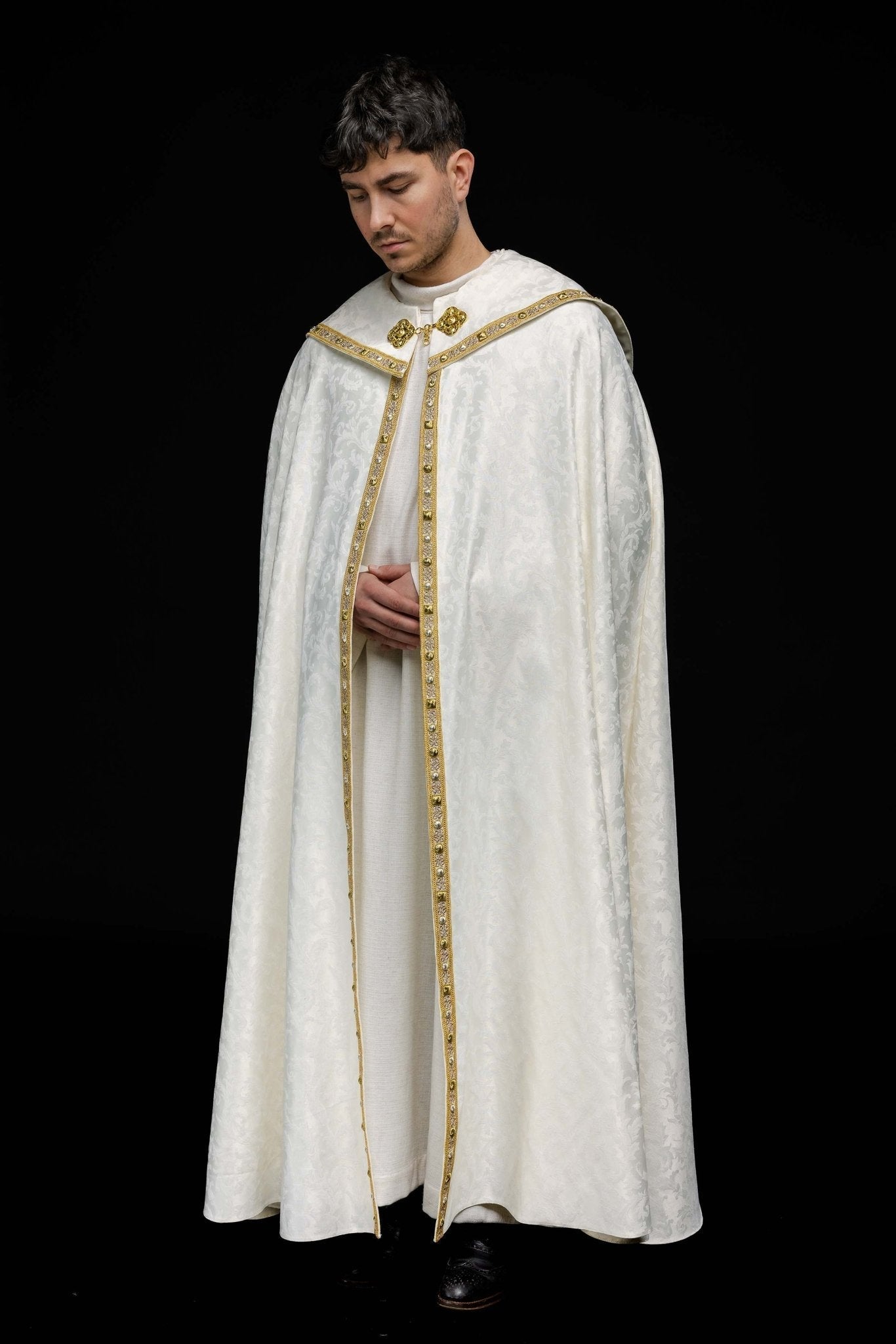 Chape avec l'Agneau de Pâques confectionnée dans un tissu décoratif S - 3072 - 05 - 88 150cm - CHASUBLES.FR