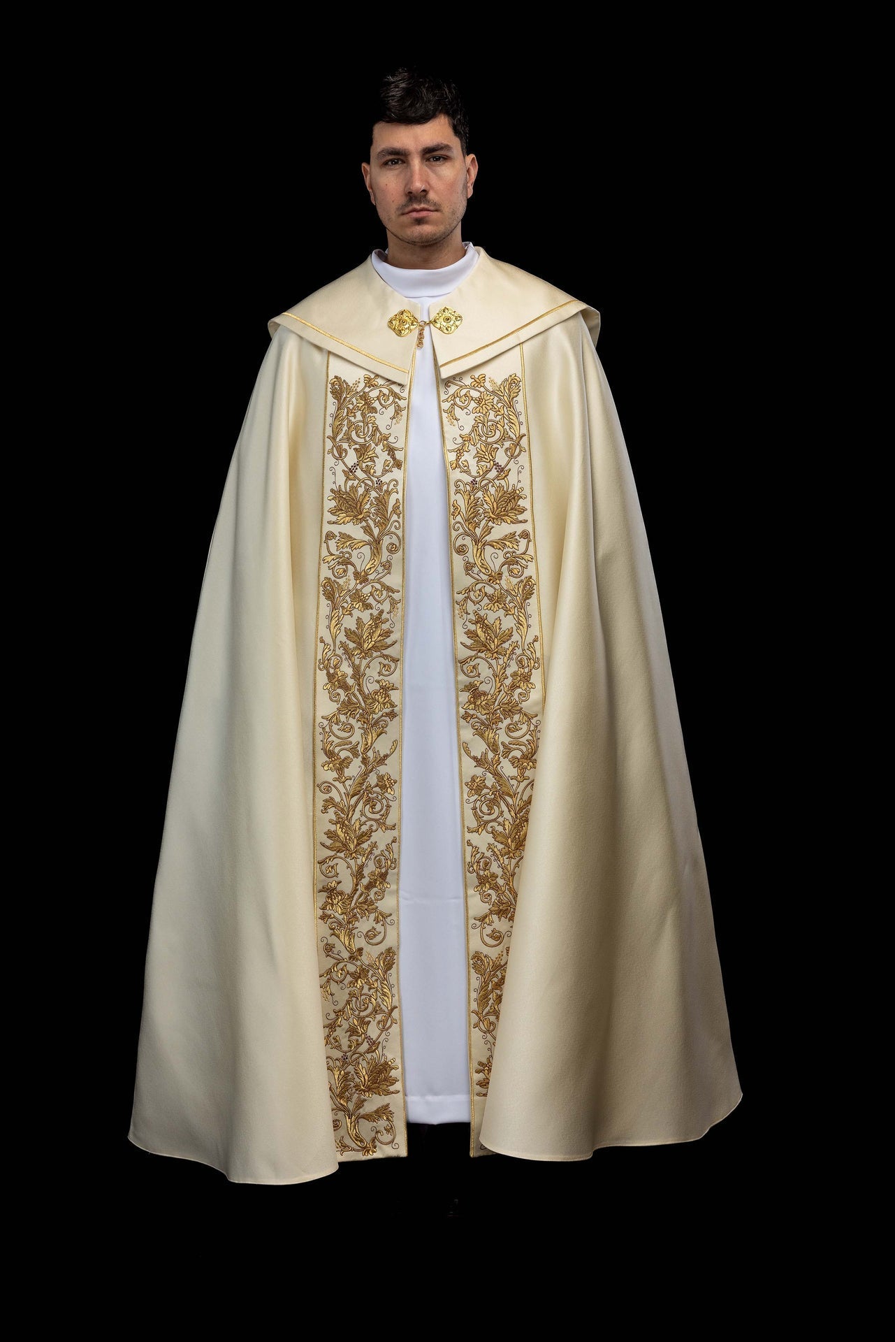 Chape liturgique avec broderie du Sacré - Cœur de Jésus KKP/025/05/20 145cm - CHASUBLES.FR