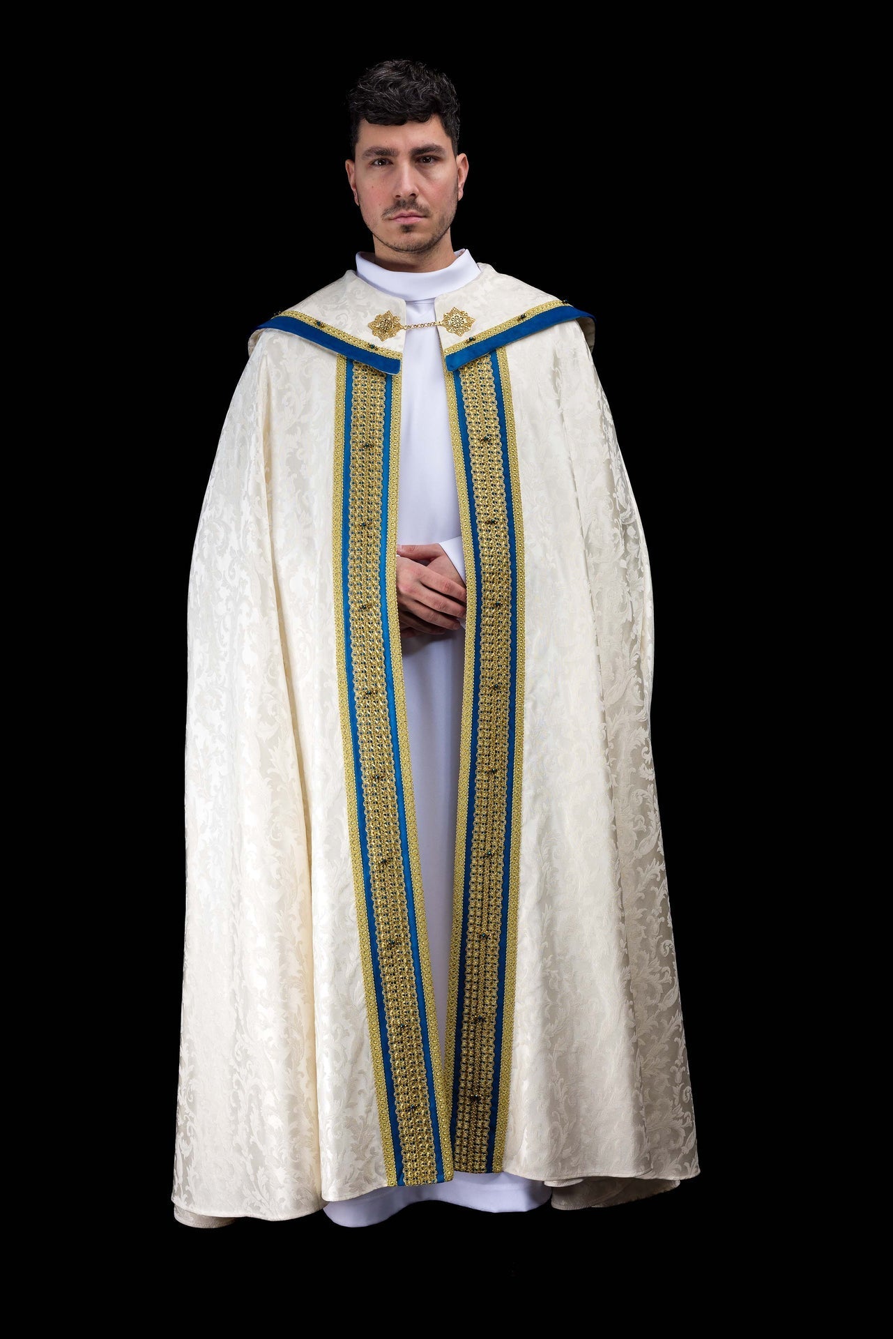 Chape mariale réalisée à la main avec pierres naturelles Handmade 3006 HM/3006/05/88 145cm - CHASUBLES.FR