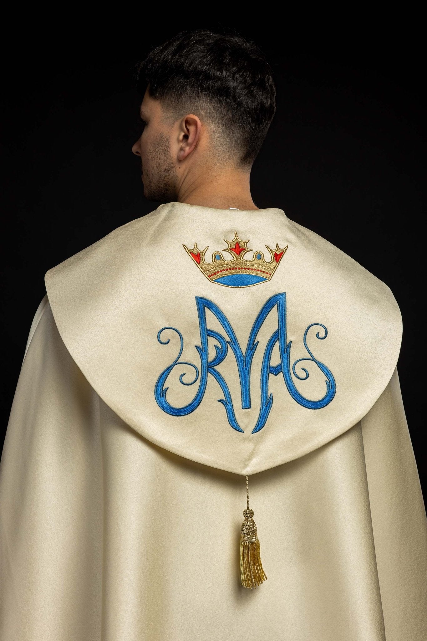 Chape pluviale brodée mariale écru KKP/127/05/20 ECRU SAT. POMPON 145cm - CHASUBLES.FR