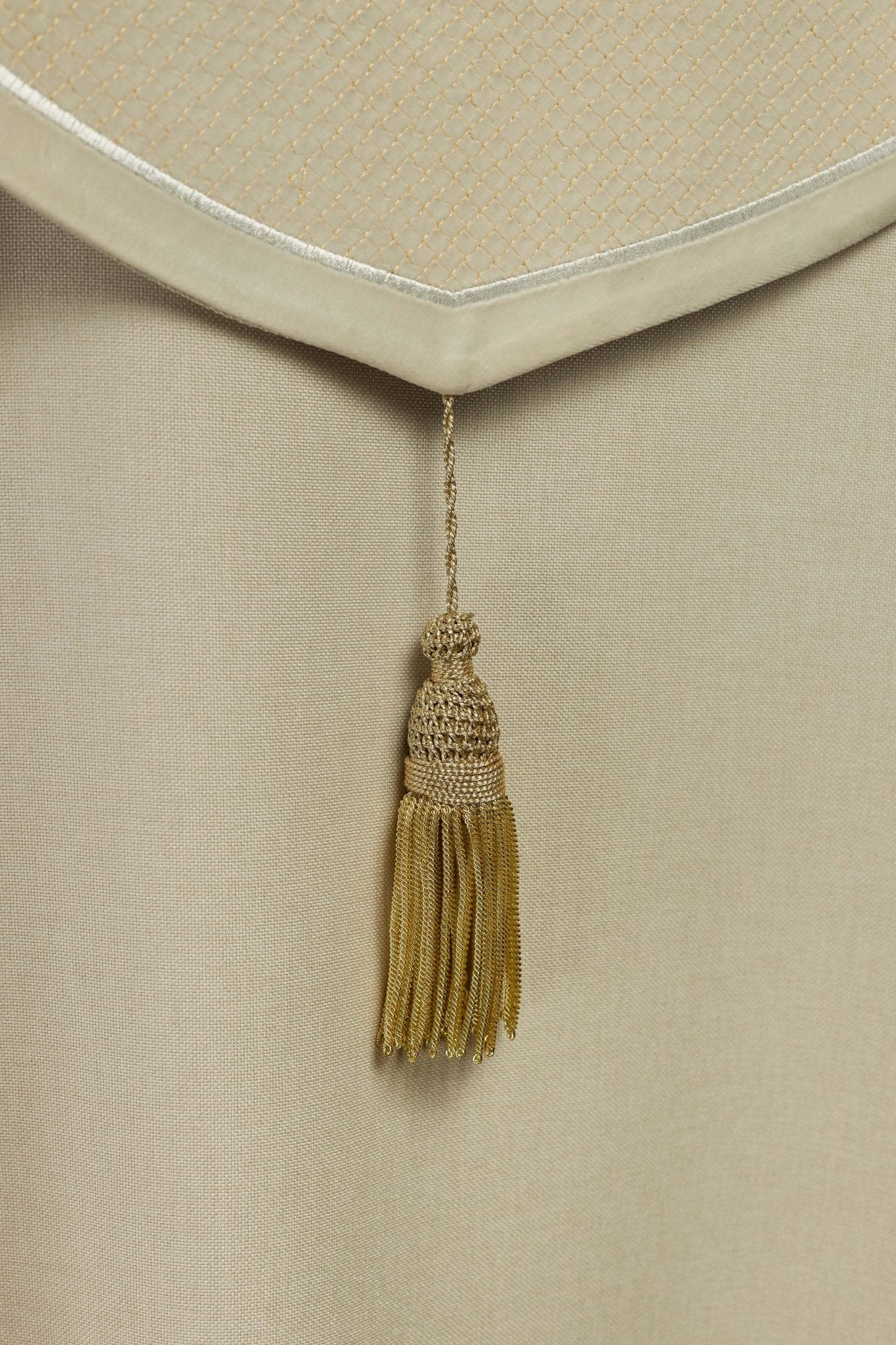 Chape pluviale en velours écru avec bande brodée de croix LE/3029/05 145 cm - CHASUBLES.FR