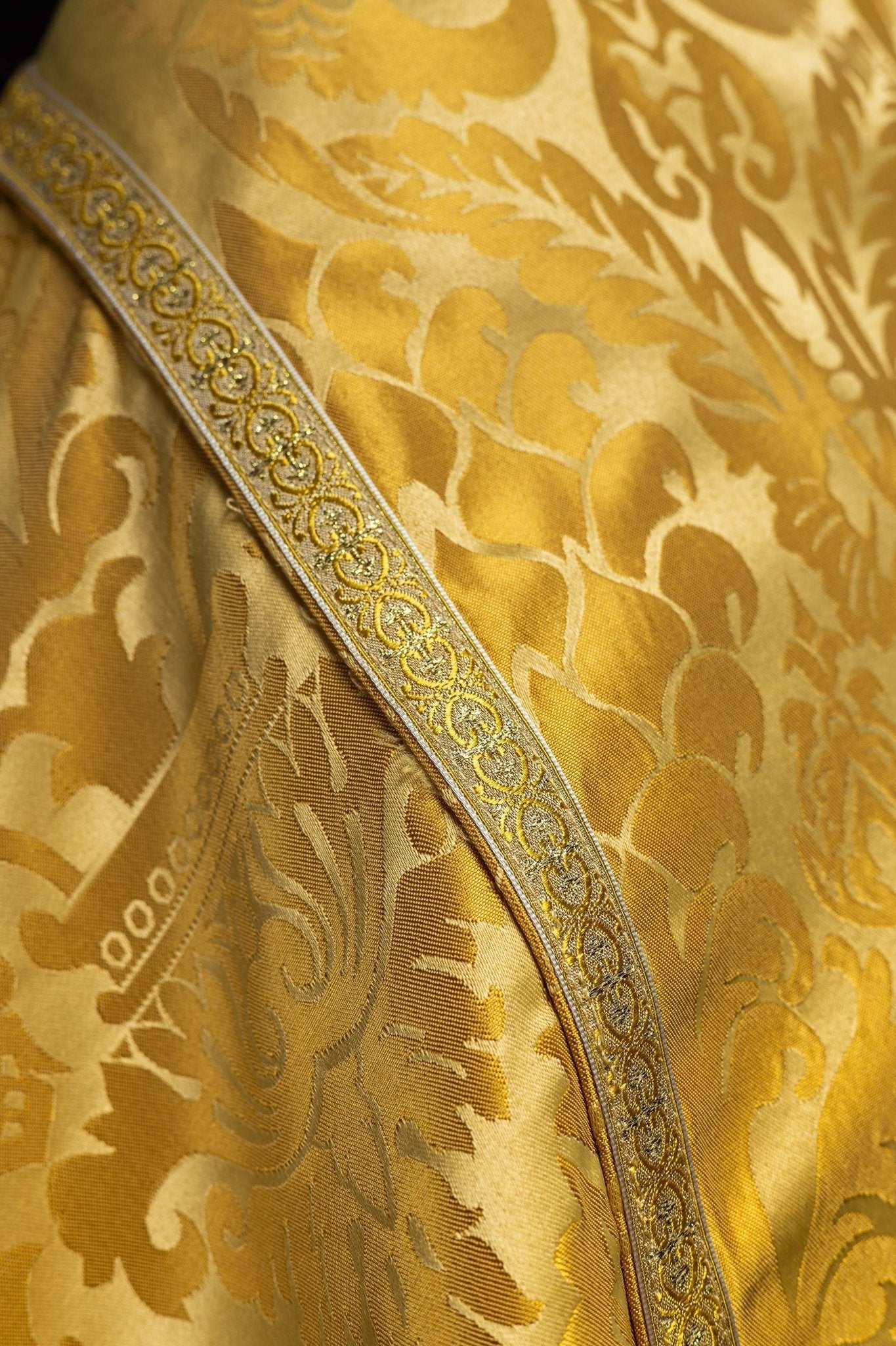 Chape romaine en jacquard uni KKP/159/05/83 150cm - CHASUBLES.FR