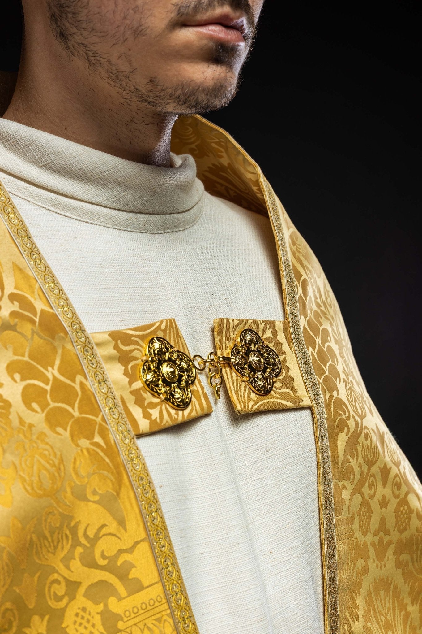 Chape romaine en jacquard uni KKP/159/05/83 150cm - CHASUBLES.FR