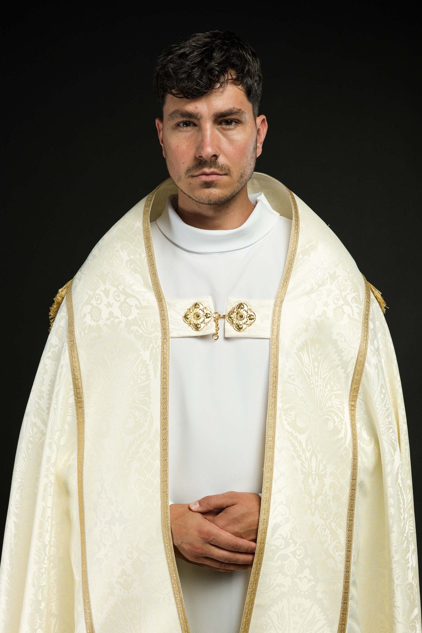 Chape romaine en jacquard uni couleur Écru KKP/159/05/83 150cm - CHASUBLES.FR