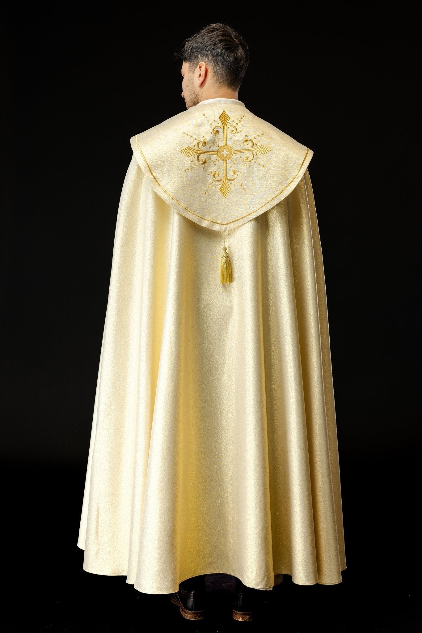 Chapelle liturgique brodée d'or KKP/024/10/37 ZŁOTY POMPON 145 cm - CHASUBLES.FR