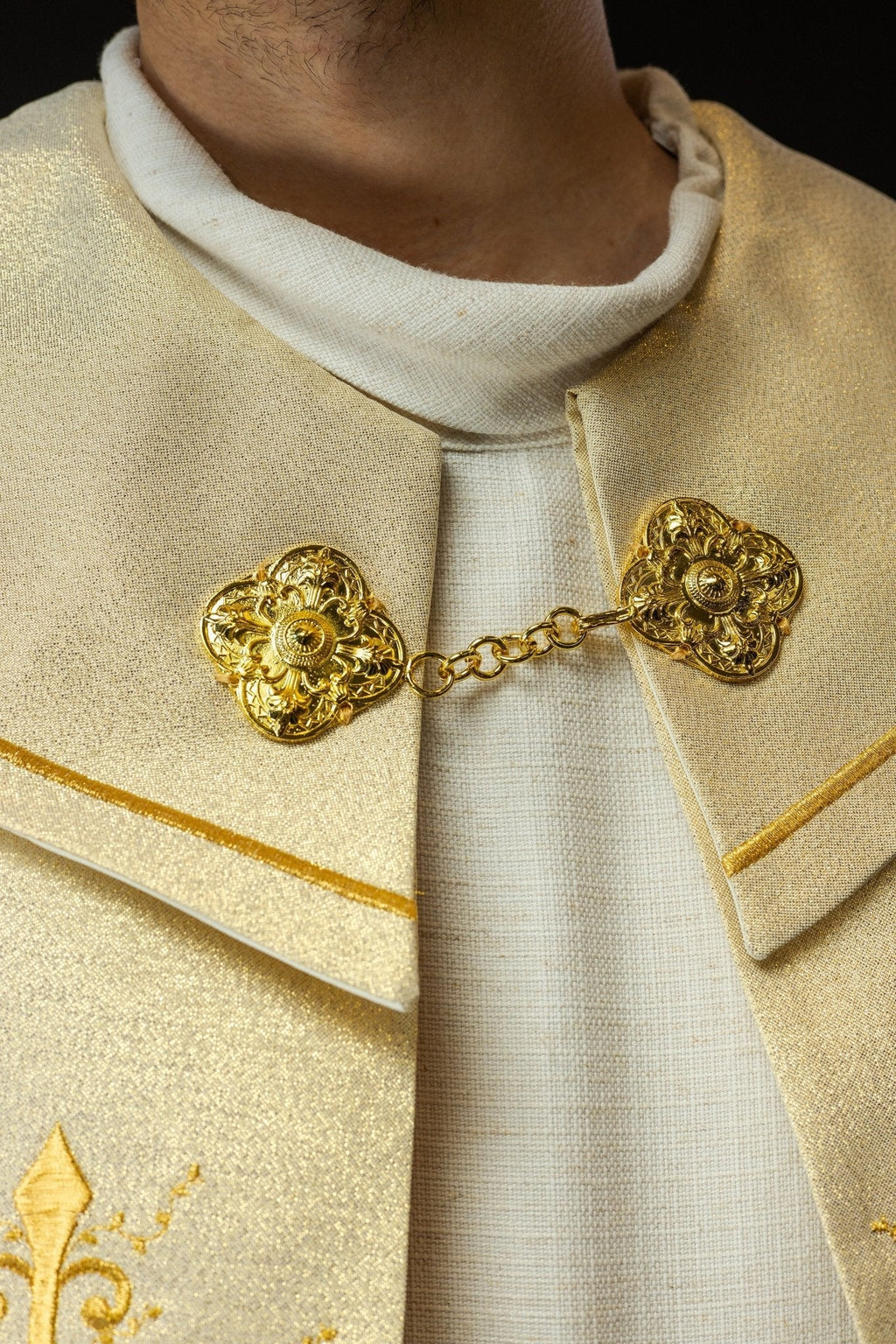Chapelle liturgique brodée d'or KKP/024/10/37 ZŁOTY POMPON 145 cm - CHASUBLES.FR
