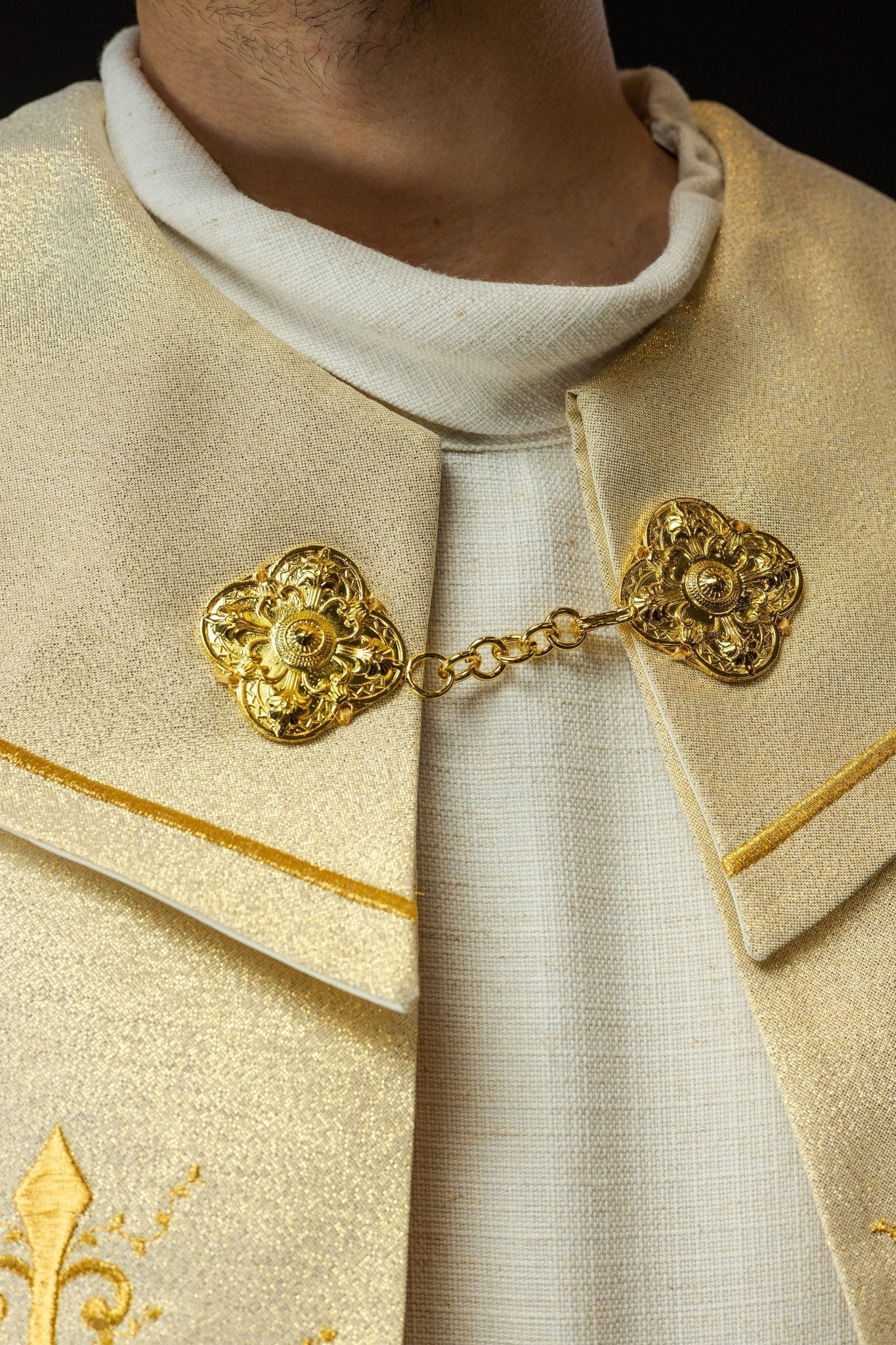 Chapelle liturgique brodée d'or KKP/024/10/37 ZŁOTY POMPON 145 cm - CHASUBLES.FR