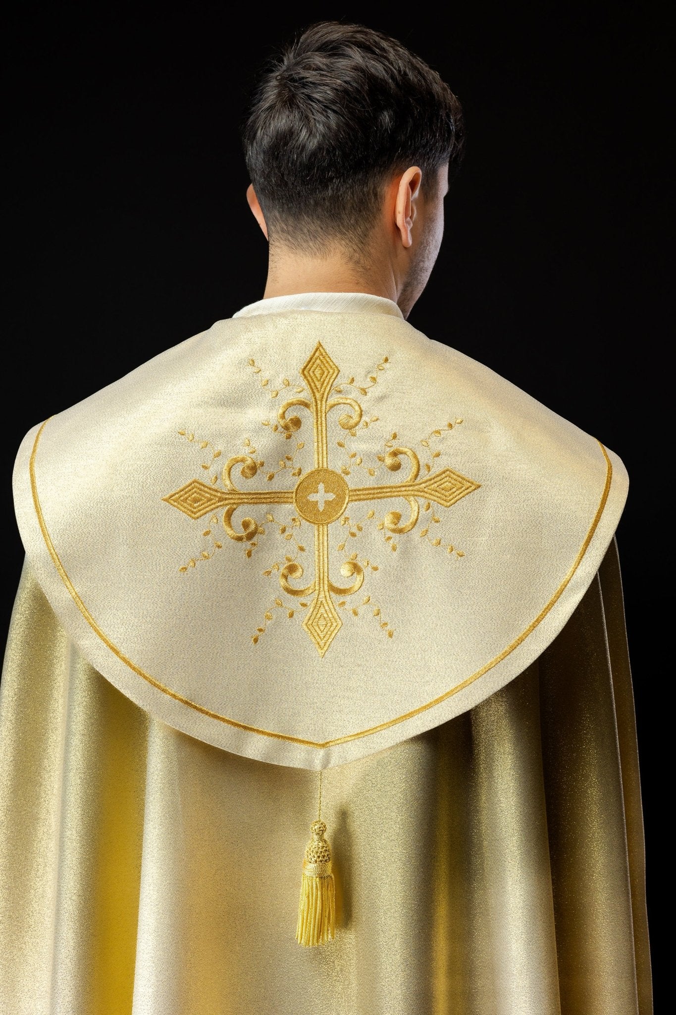Chapelle liturgique brodée d'or KKP/024/10/37 ZŁOTY POMPON 145 cm - CHASUBLES.FR