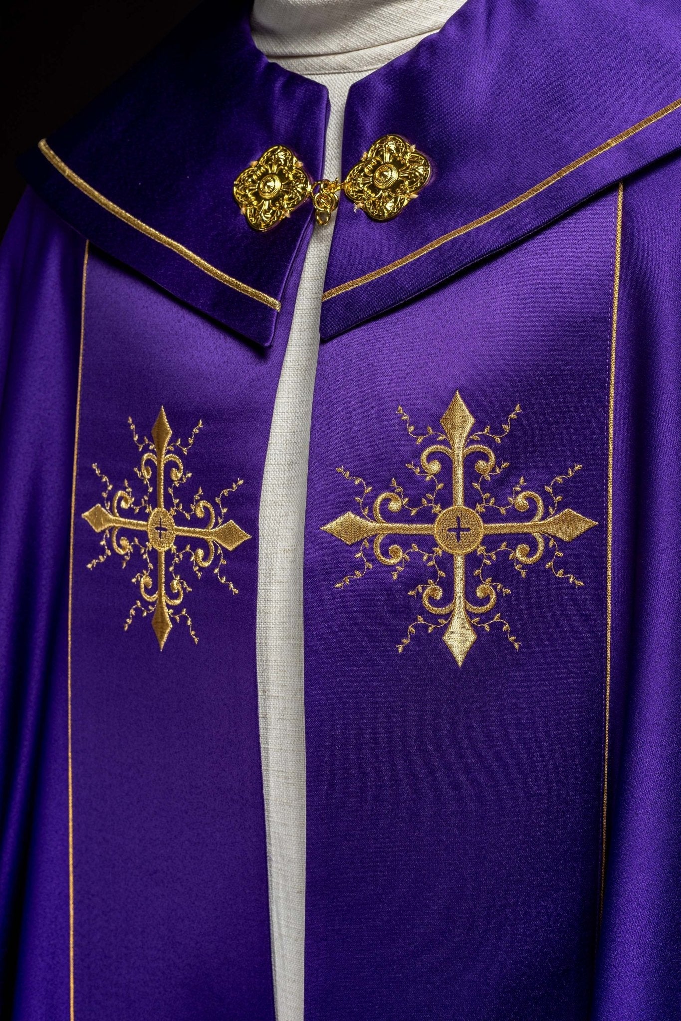 Chapelle liturgique brodée Vert KKP/024/03/20 145cm - CHASUBLES.FR