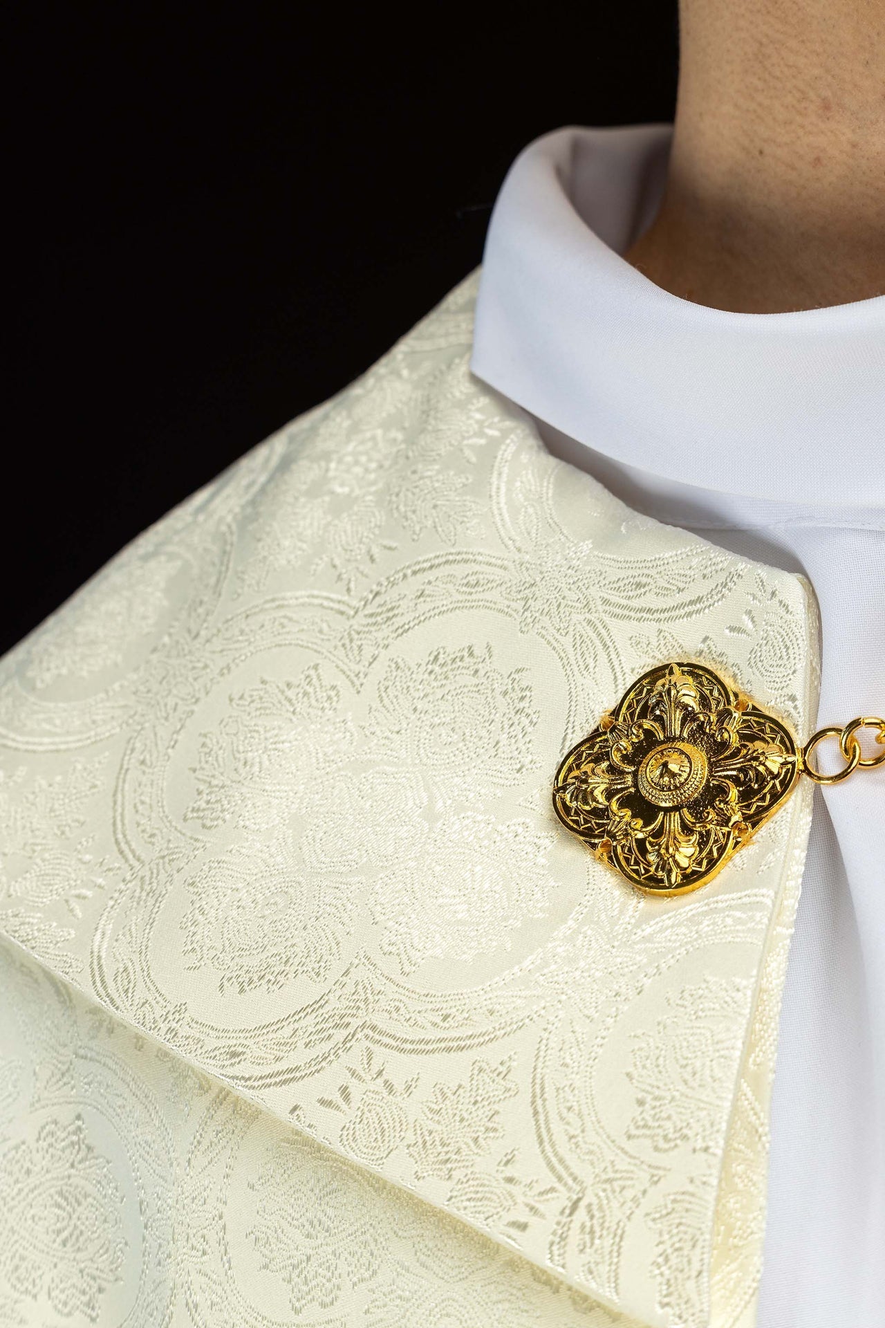 Chapelle liturgique en jacquard écru KKP/161/05/11 145cm - CHASUBLES.FR