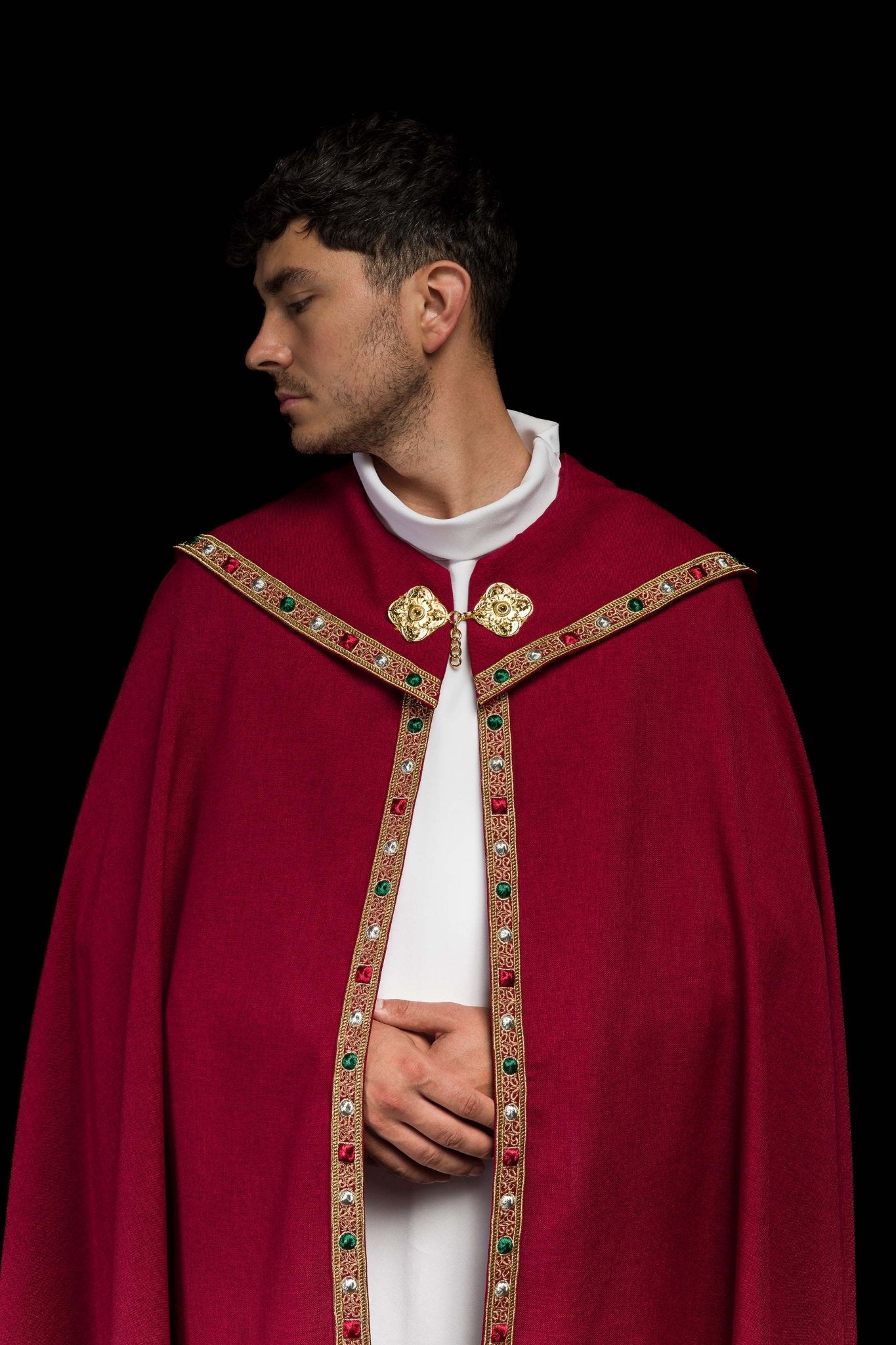 Chapelle liturgique rouge avec IHS doré S-3067-02-70 150cm - CHASUBLES.FR