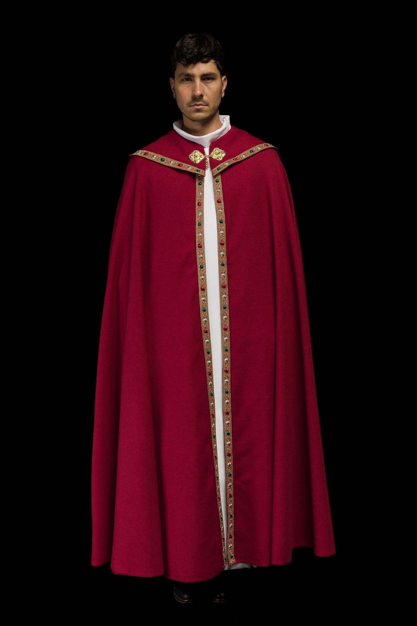 Chapelle liturgique rouge avec IHS doré S-3067-02-70 150cm - CHASUBLES.FR