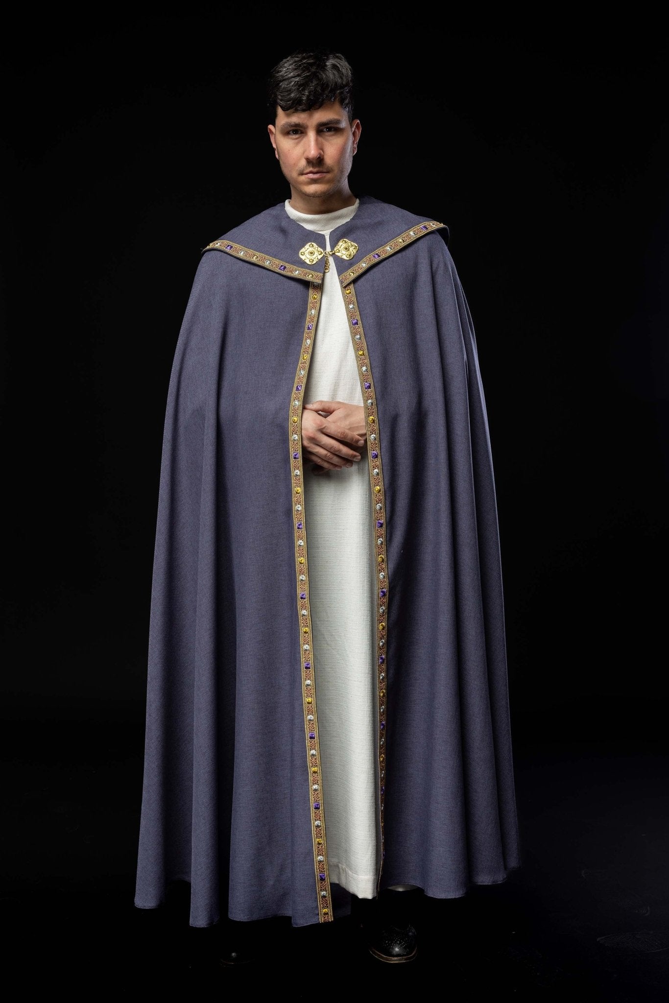 Chapelle liturgique violette avec IHS doré S - 3067 - 03 - 70 150cm - CHASUBLES.FR