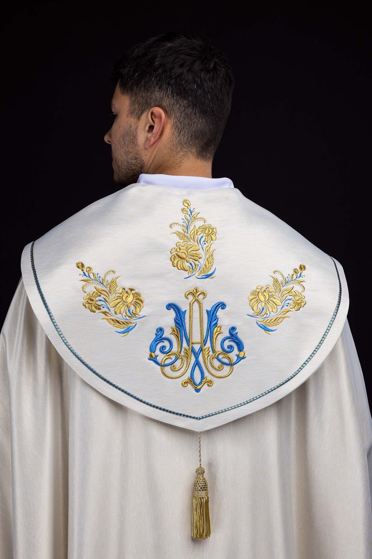 Chapelle mariale brodée écrue KDT/3043/05/54 ECRU 150CM - CHASUBLES.FR