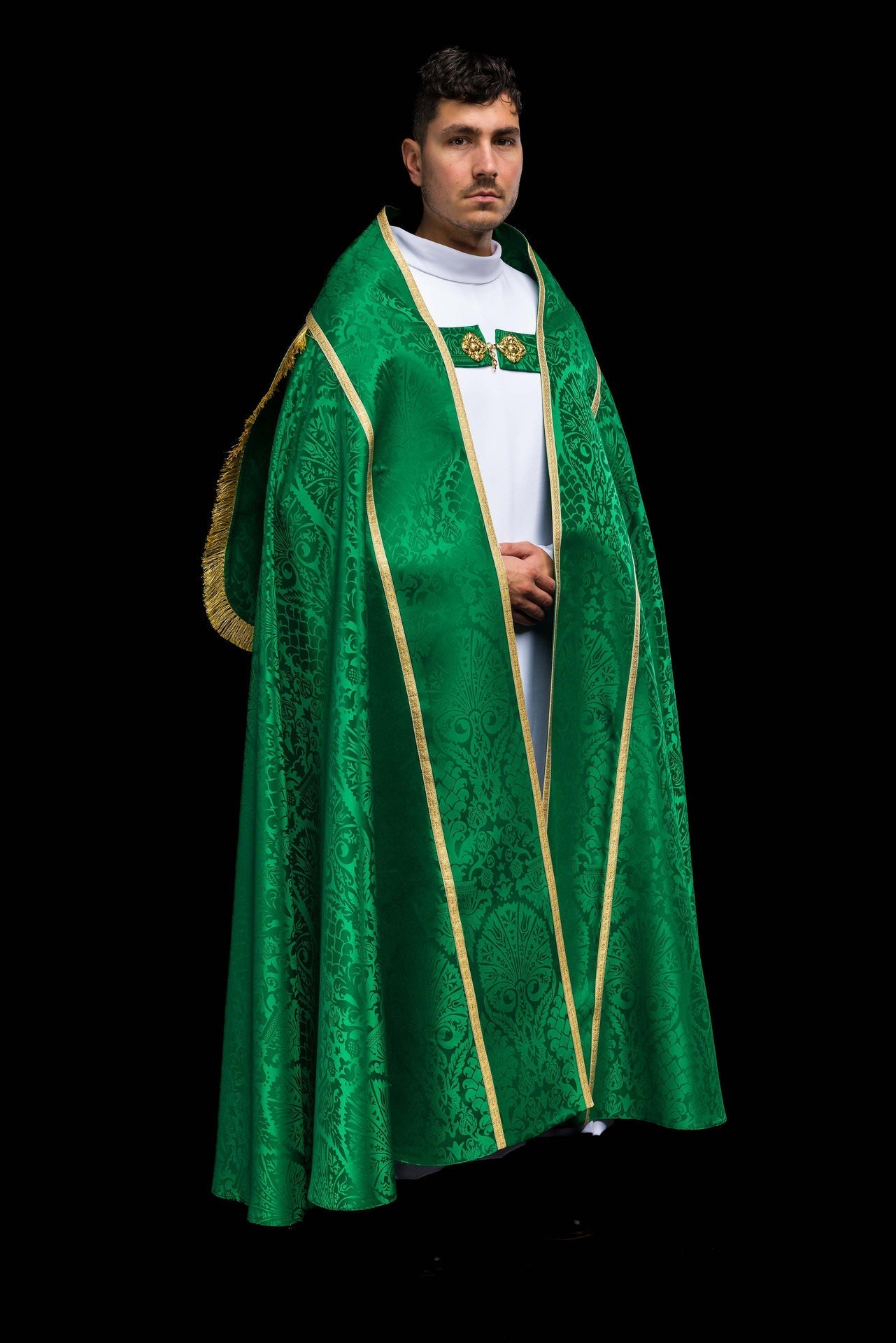 Chapelle romaine en tissu jacquard uni – verte KKP/159/01/83 145cm - CHASUBLES.FR