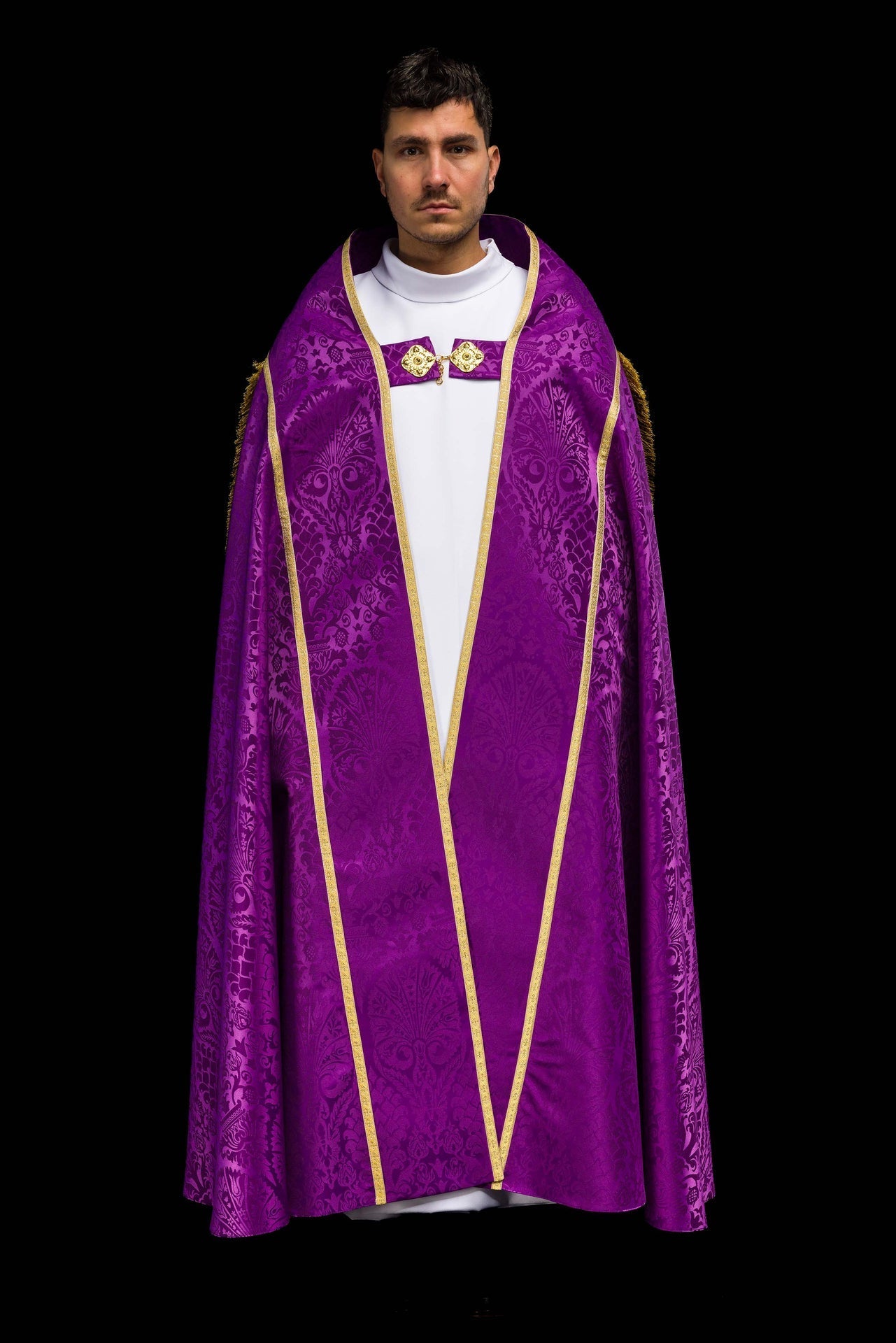 Chapelle romaine en tissu jacquard uni – violette KKP/159/03/83 145cm - CHASUBLES.FR
