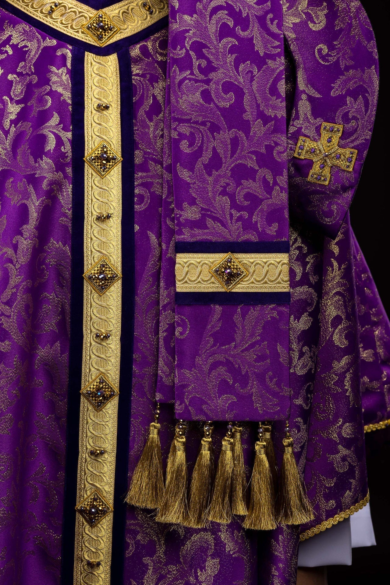 Chasuble artisanale avec pierres naturelles – Handmade 7003 HM/7003/03/90 - CHASUBLES.FR