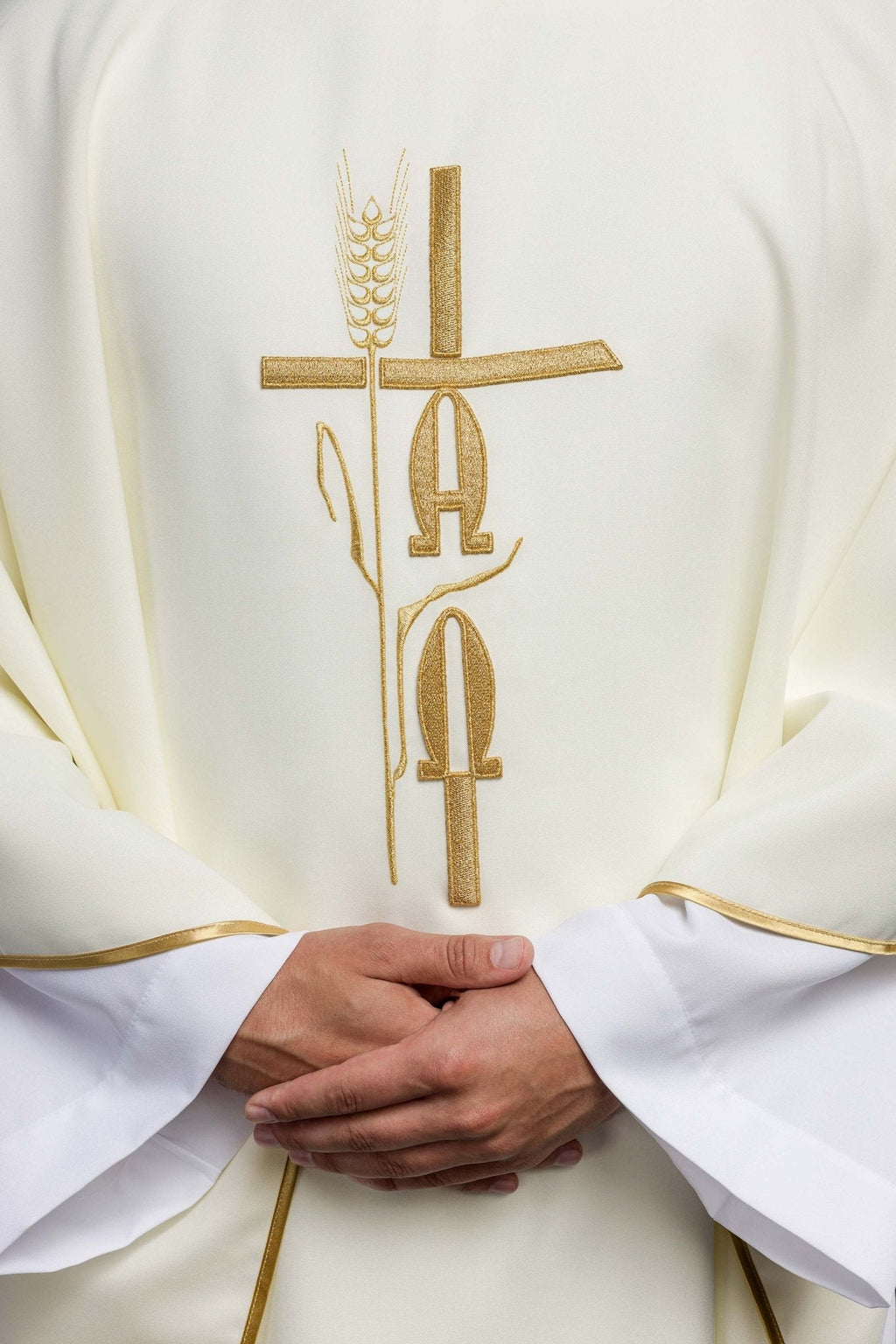 Chasuble avec broderie Alpha Omega en écru KOR/013/05/12 ECRU - CHASUBLES.FR