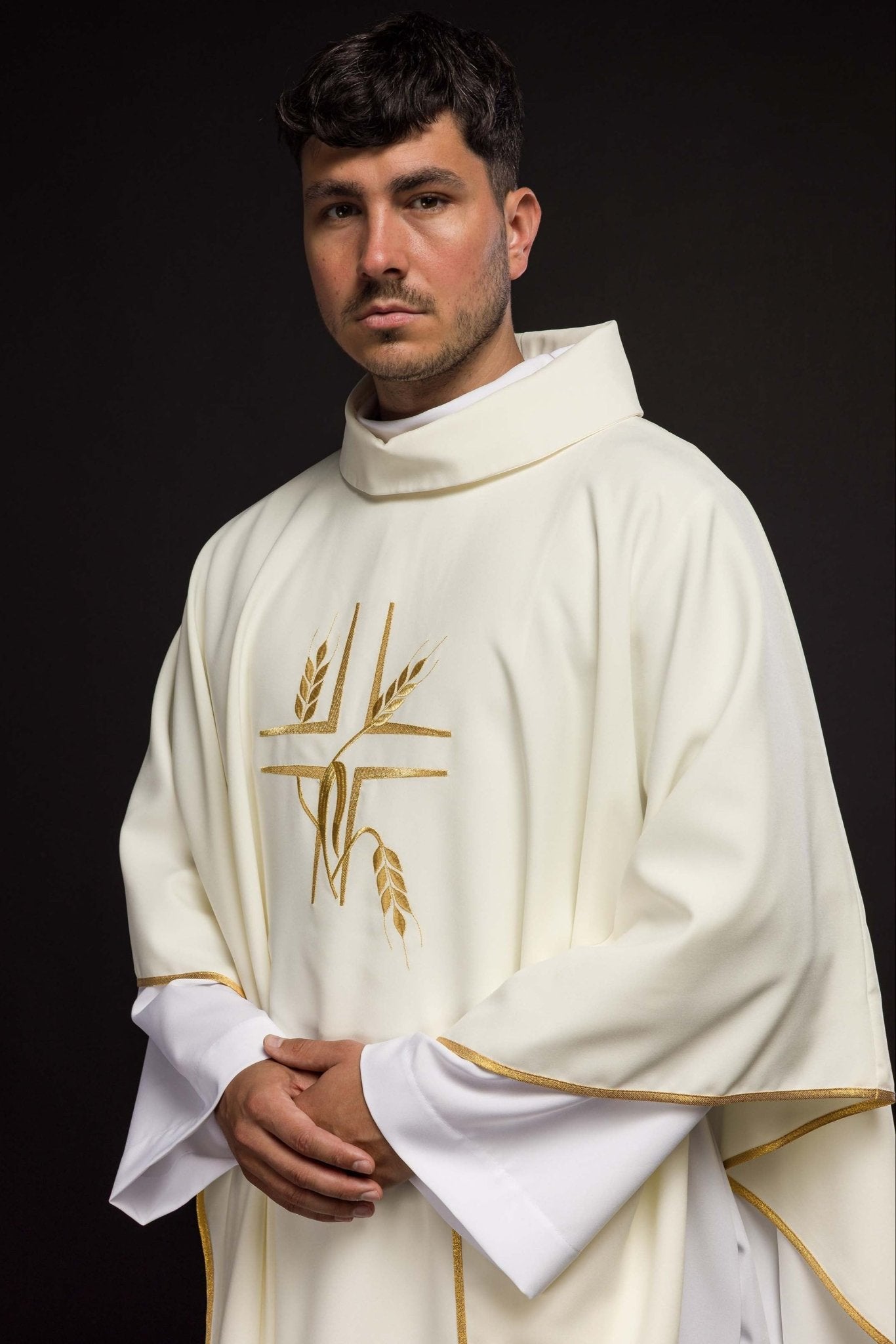 Chasuble avec broderie de la Croix en écru KOR/016/05/12 ECRU - CHASUBLES.FR