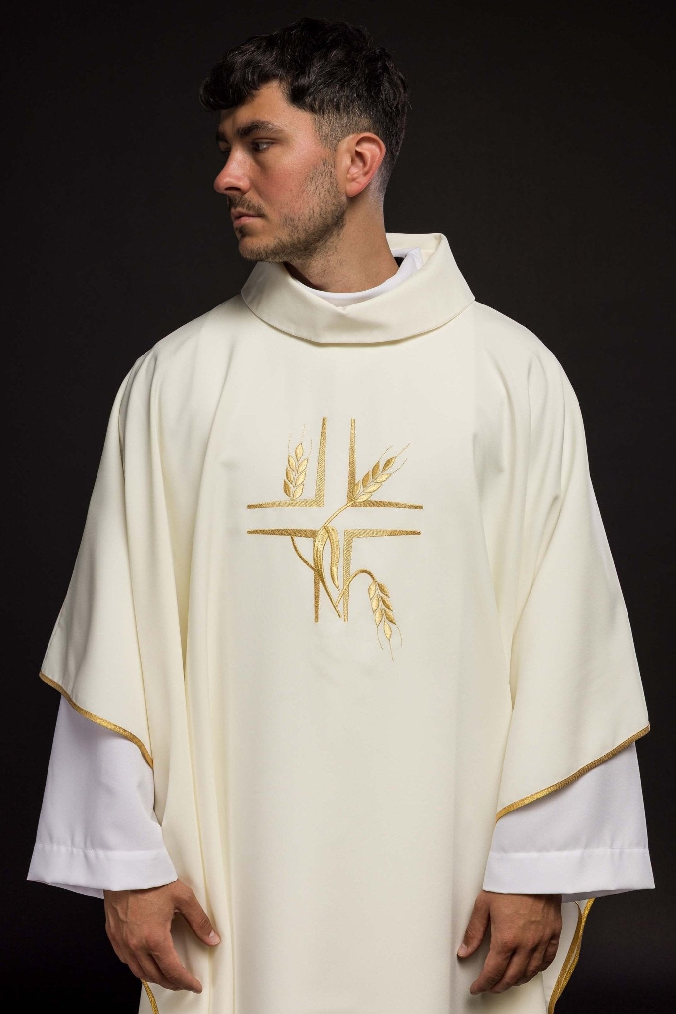 Chasuble avec broderie de la Croix en écru KOR/016/05/12 ECRU - CHASUBLES.FR