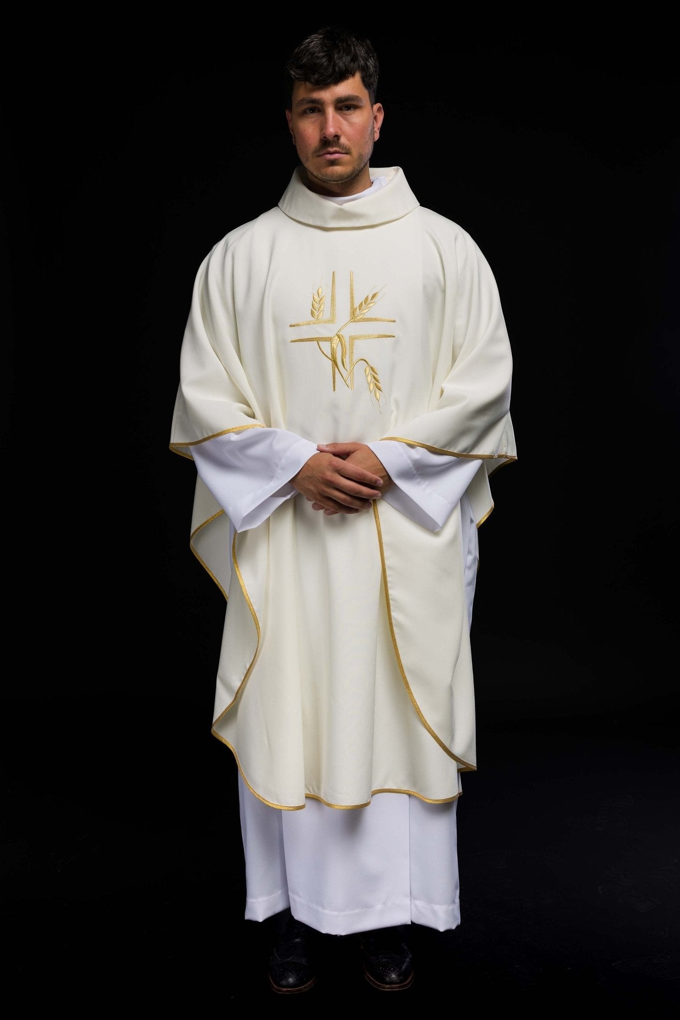 Chasuble avec broderie de la Croix en écru KOR/016/05/12 ECRU - CHASUBLES.FR