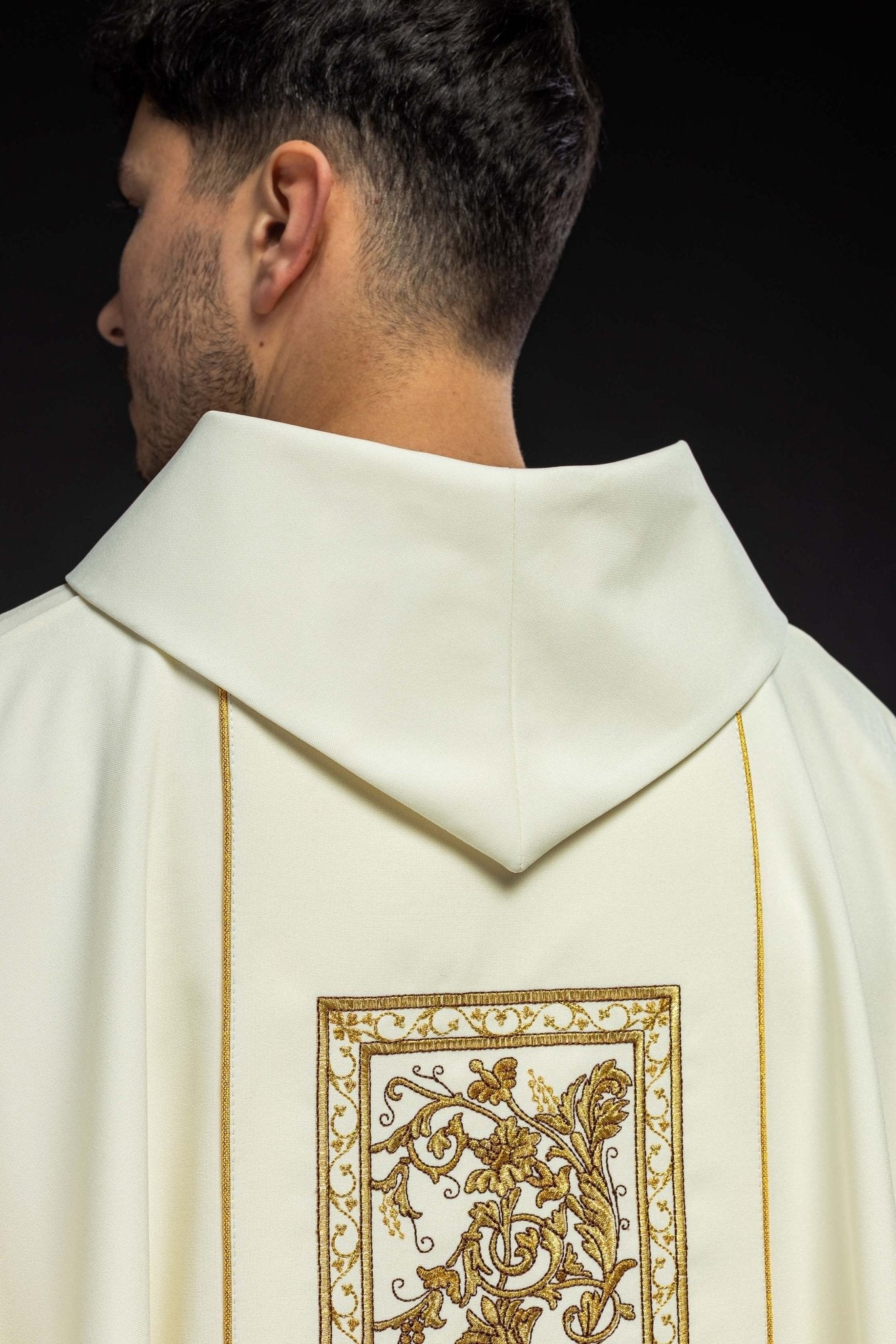 Chasuble avec broderie du calice eucharistique en écru KOR/040/05/01 ECRU - CHASUBLES.FR
