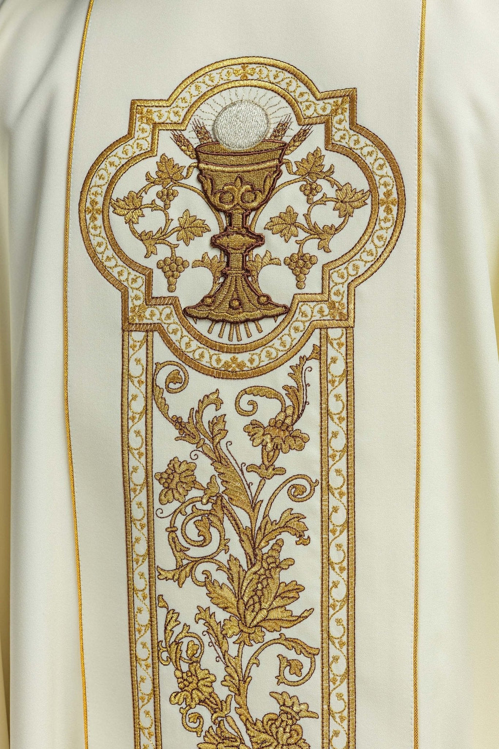 Chasuble avec broderie du calice eucharistique en écru KOR/040/05/01 ECRU - CHASUBLES.FR