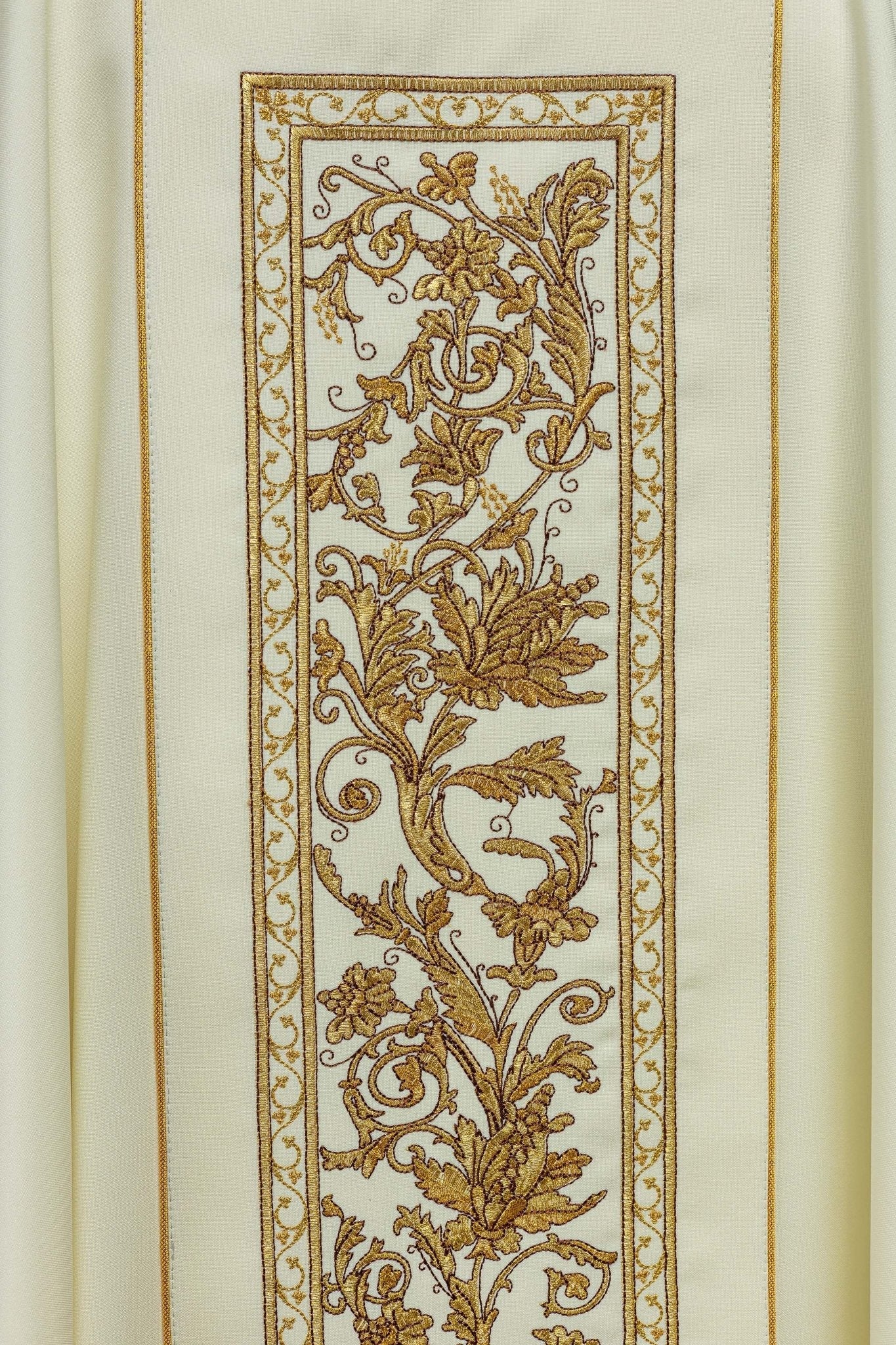 Chasuble avec broderie du calice eucharistique en écru KOR/040/05/01 ECRU - CHASUBLES.FR