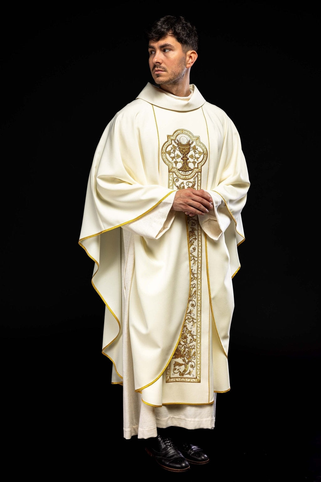 Chasuble avec broderie du calice eucharistique en écru KOR/040/05/01 ECRU - CHASUBLES.FR