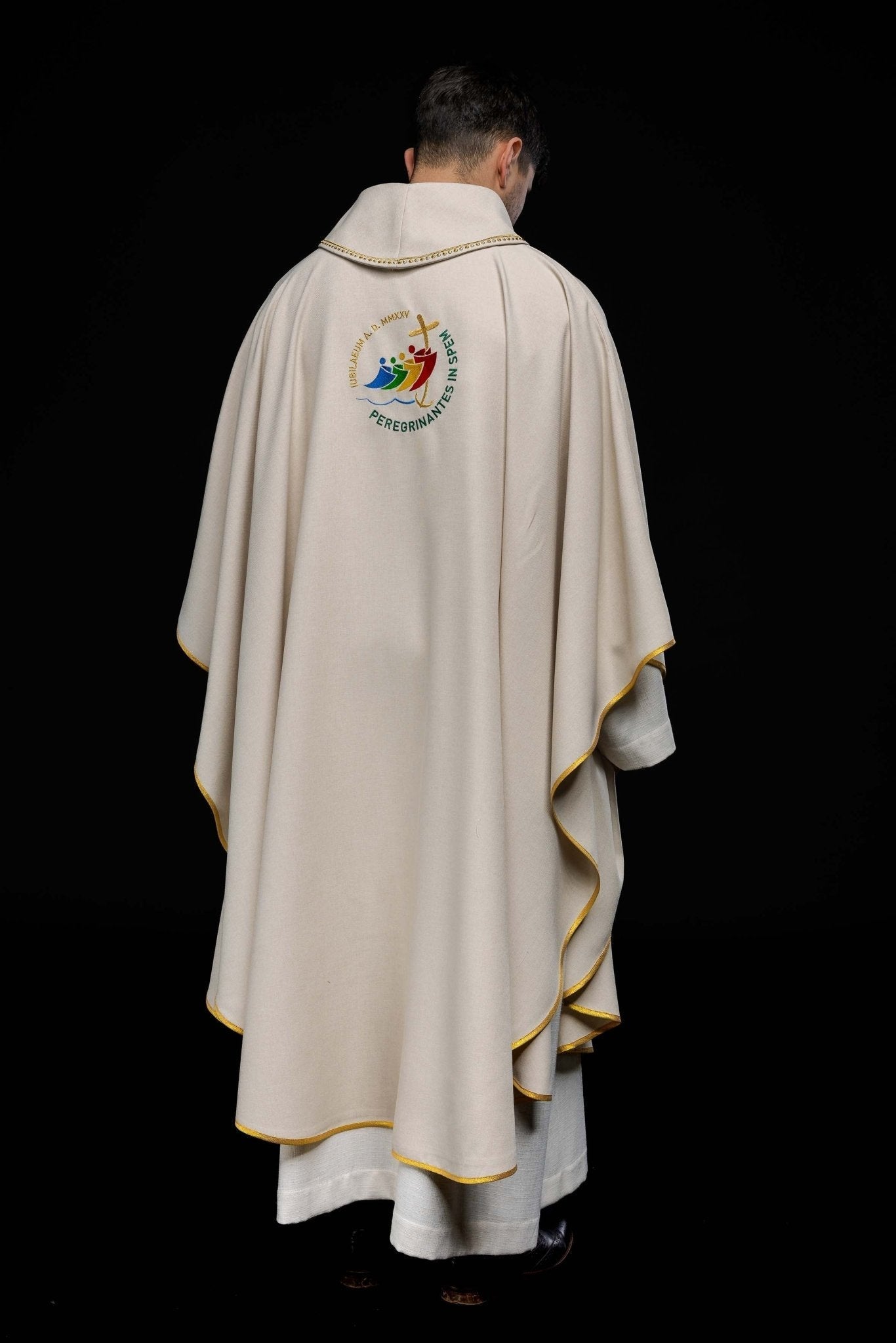 Chasuble avec broderie JUBILY ROME 2025 avec collet en écru JR/020/05/70 - CHASUBLES.FR