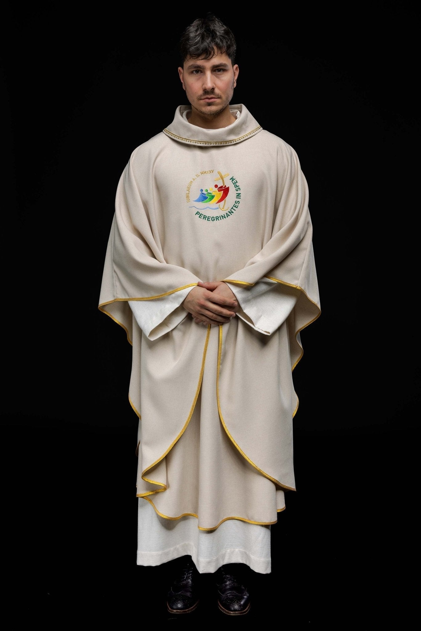 Chasuble avec broderie JUBILY ROME 2025 avec collet en écru JR/020/05/70 - CHASUBLES.FR