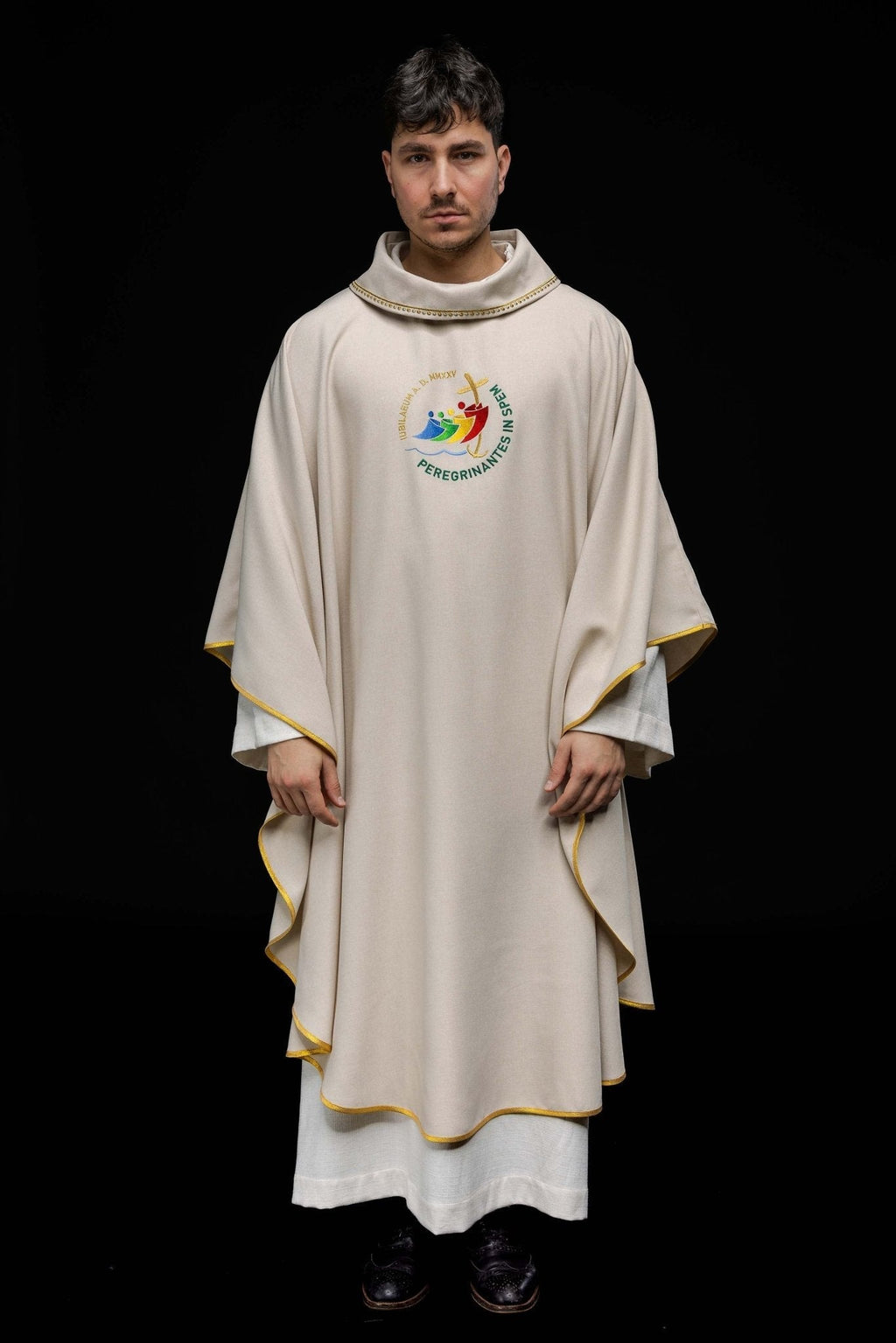 Chasuble avec broderie JUBILY ROME 2025 avec collet en écru JR/020/05/70 - CHASUBLES.FR
