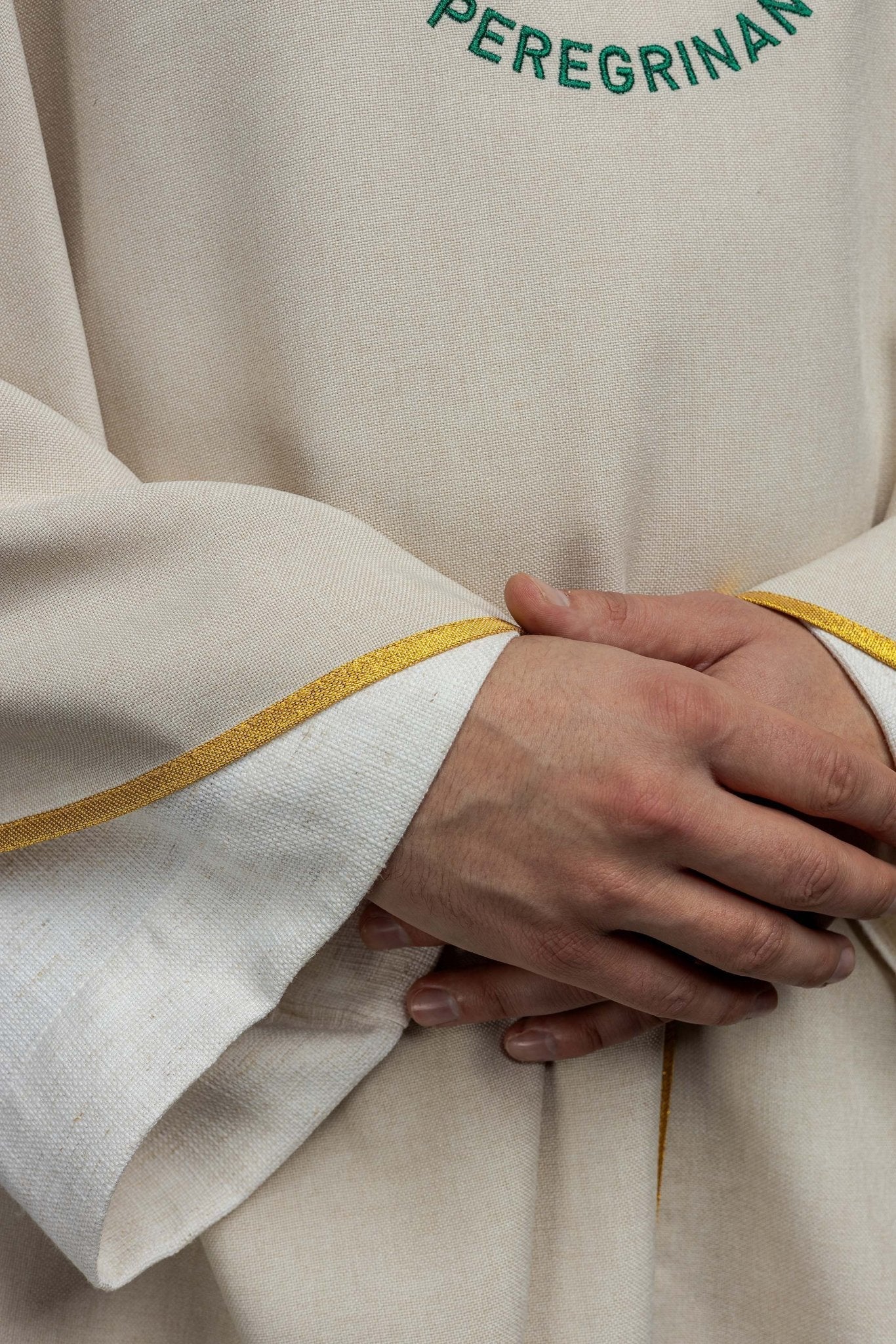 Chasuble avec broderie JUBILY ROME 2025 avec collet en écru JR/020/05/70 - CHASUBLES.FR