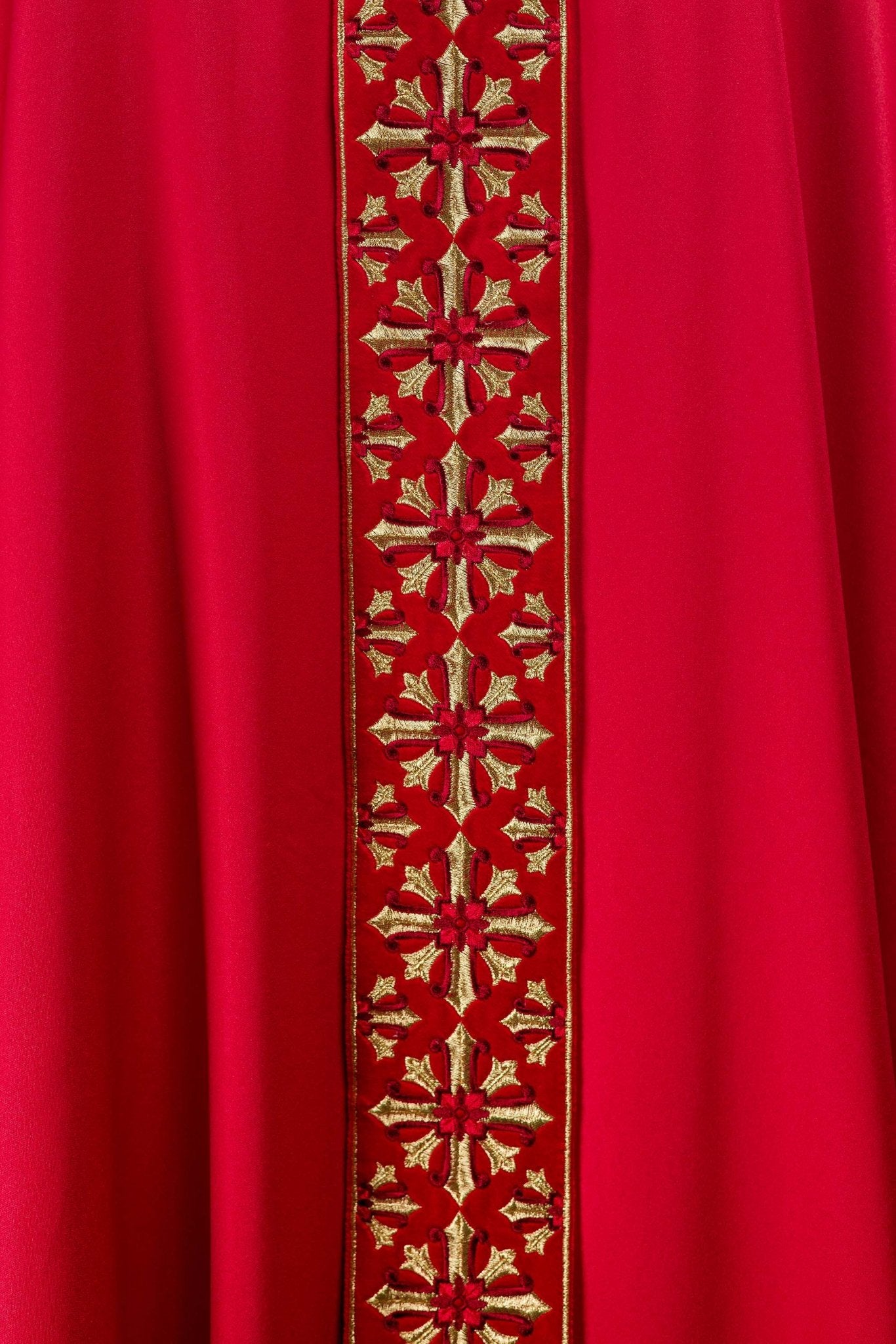 Chasuble avec broderie rouge vif LE/7026/02 - CHASUBLES.FR