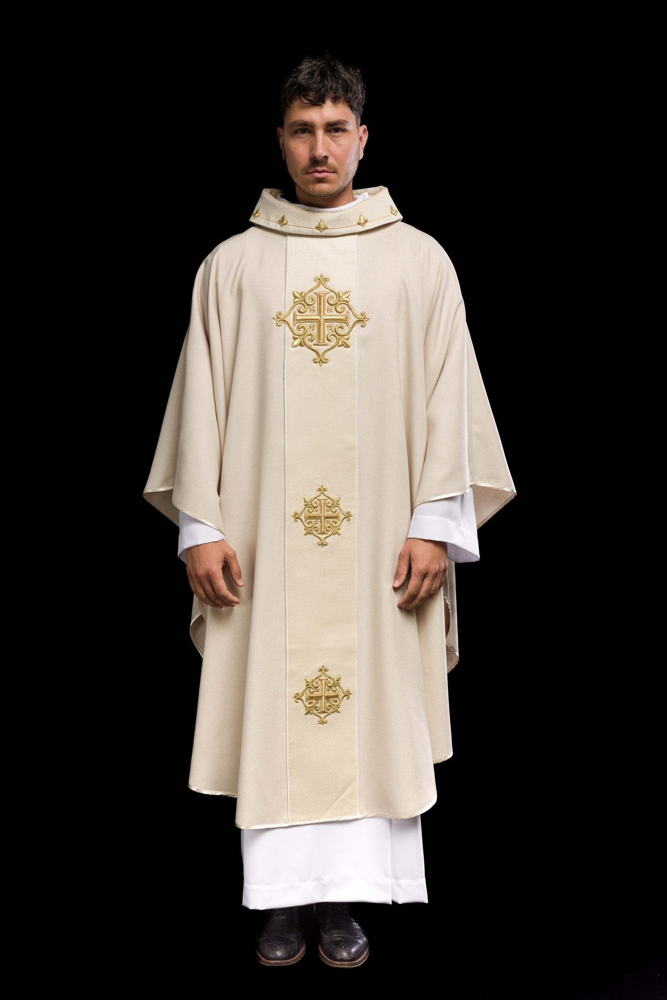 Chasuble avec ceinture en velours écru et broderie croisée LE/7030/05 - CHASUBLES.FR