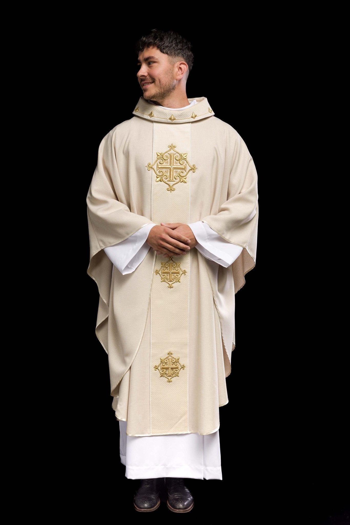Chasuble avec ceinture en velours écru et broderie croisée LE/7030/05 - CHASUBLES.FR