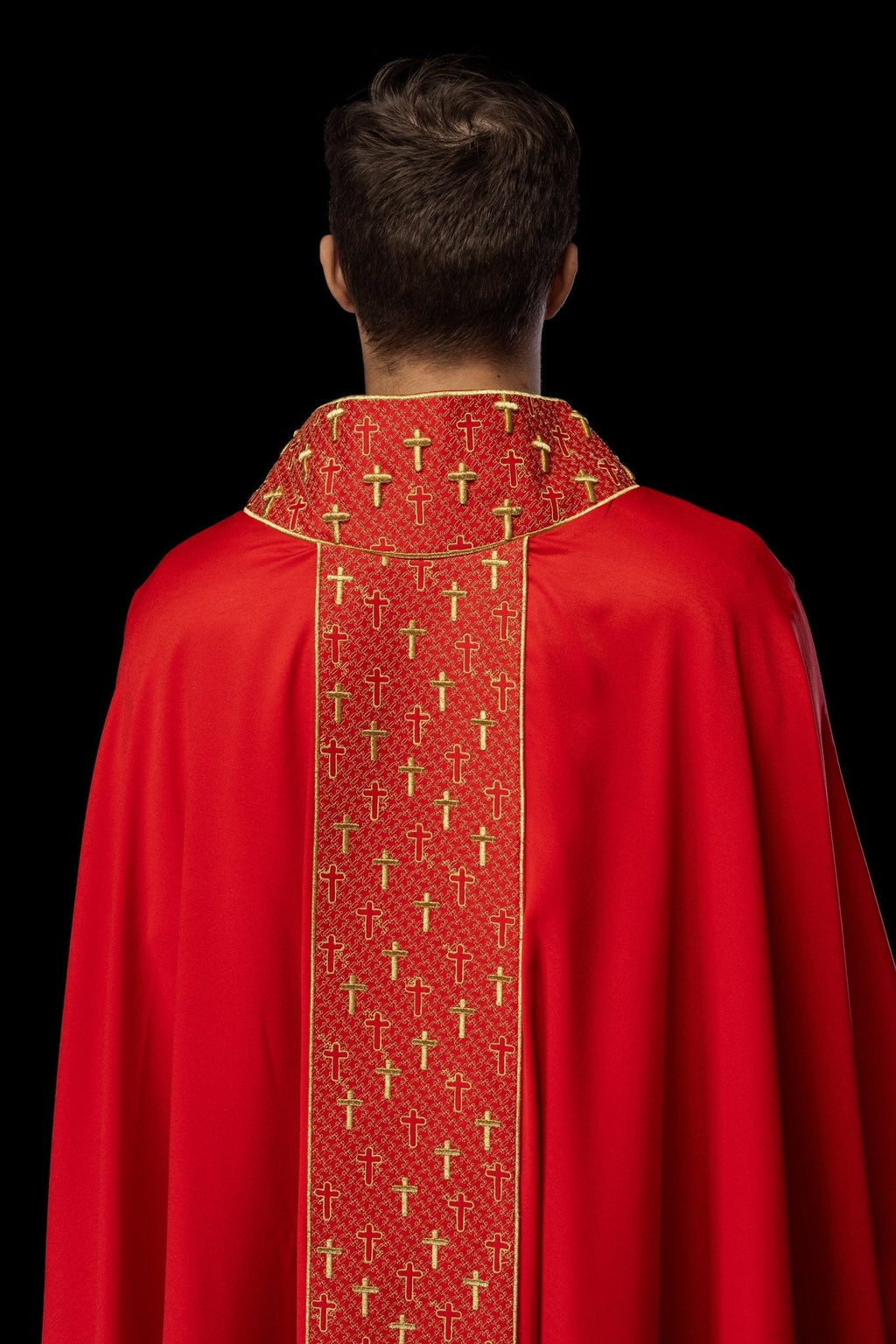 Chasuble avec ceinture richement brodée de croix en rouge S - 7062 - 02 - 53 - CHASUBLES.FR